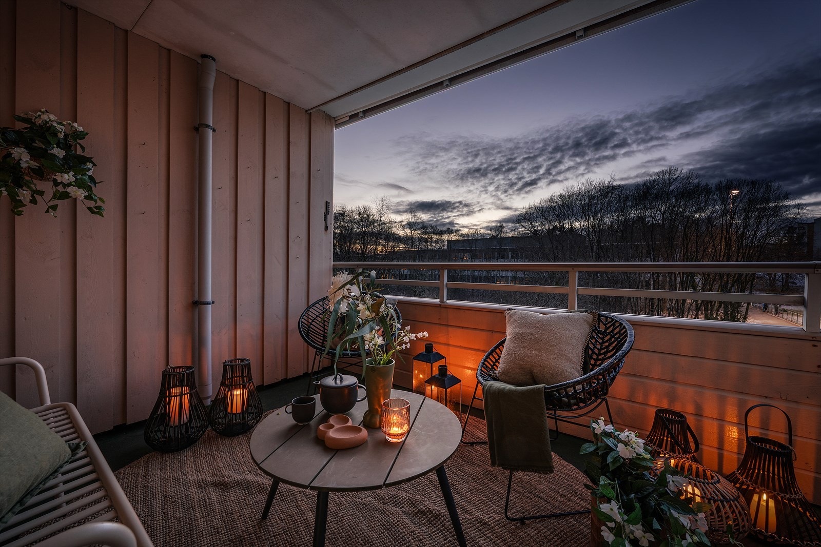 - Til sammen hele 14 m² i balkong areal! - Galleribilde