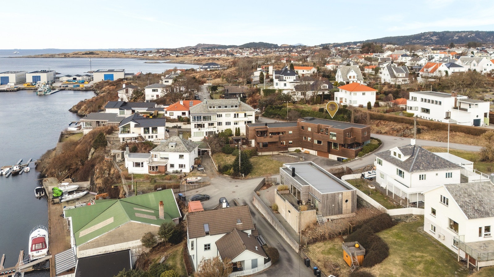 Sentral beliggenhet med kort avstand til både tur- og friområder. Galleribilde