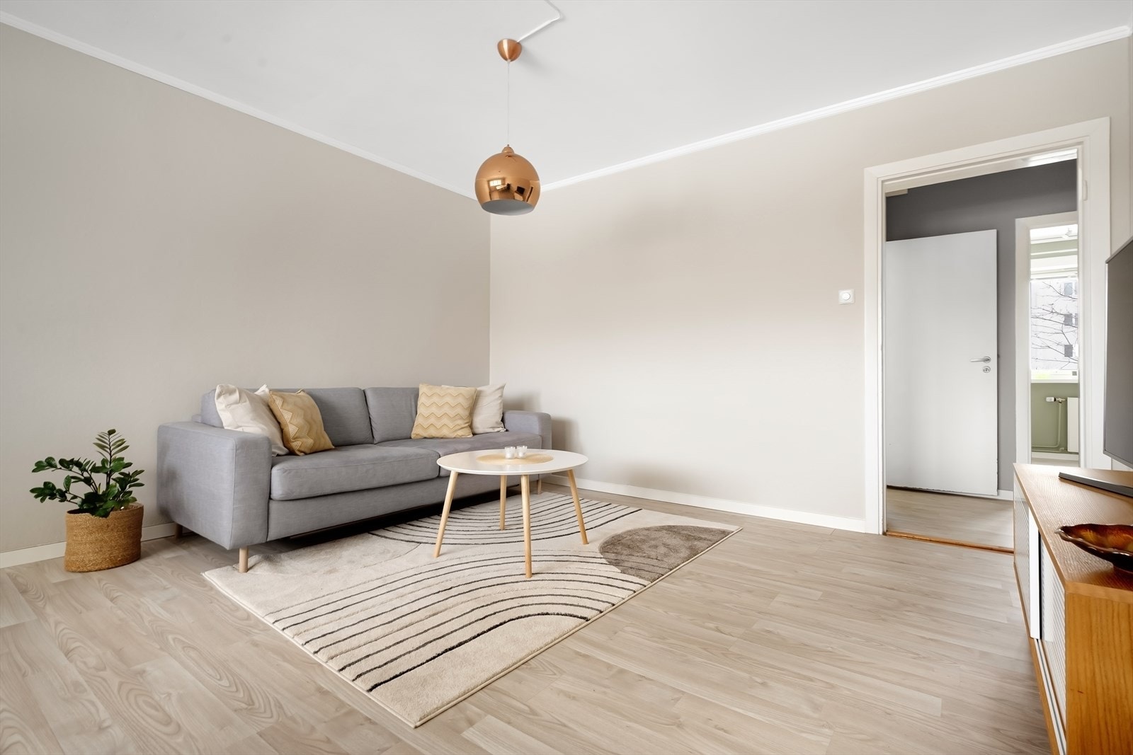 - Leiligheten er malt i lune og nøytrale farger som gjør det enkelt for deg å sette ditt personlige preg - Galleribilde