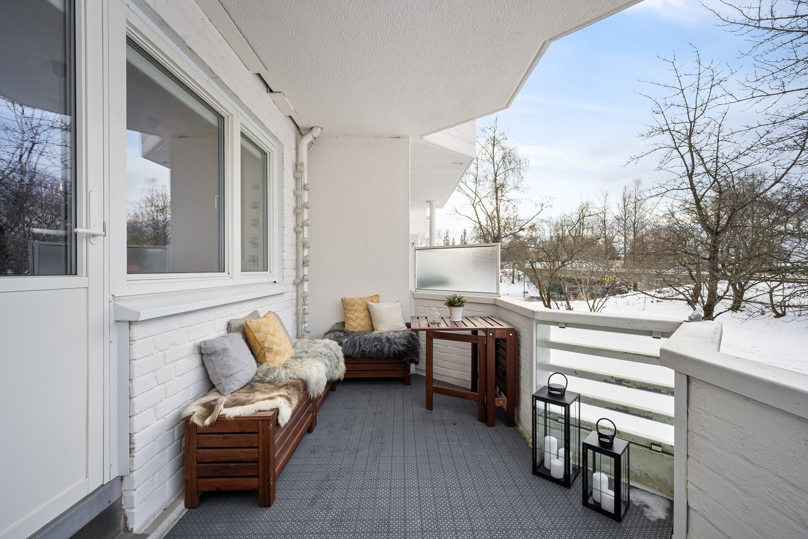 - Fra stuen har du utgang til en vestvendt balkong - Galleribilde