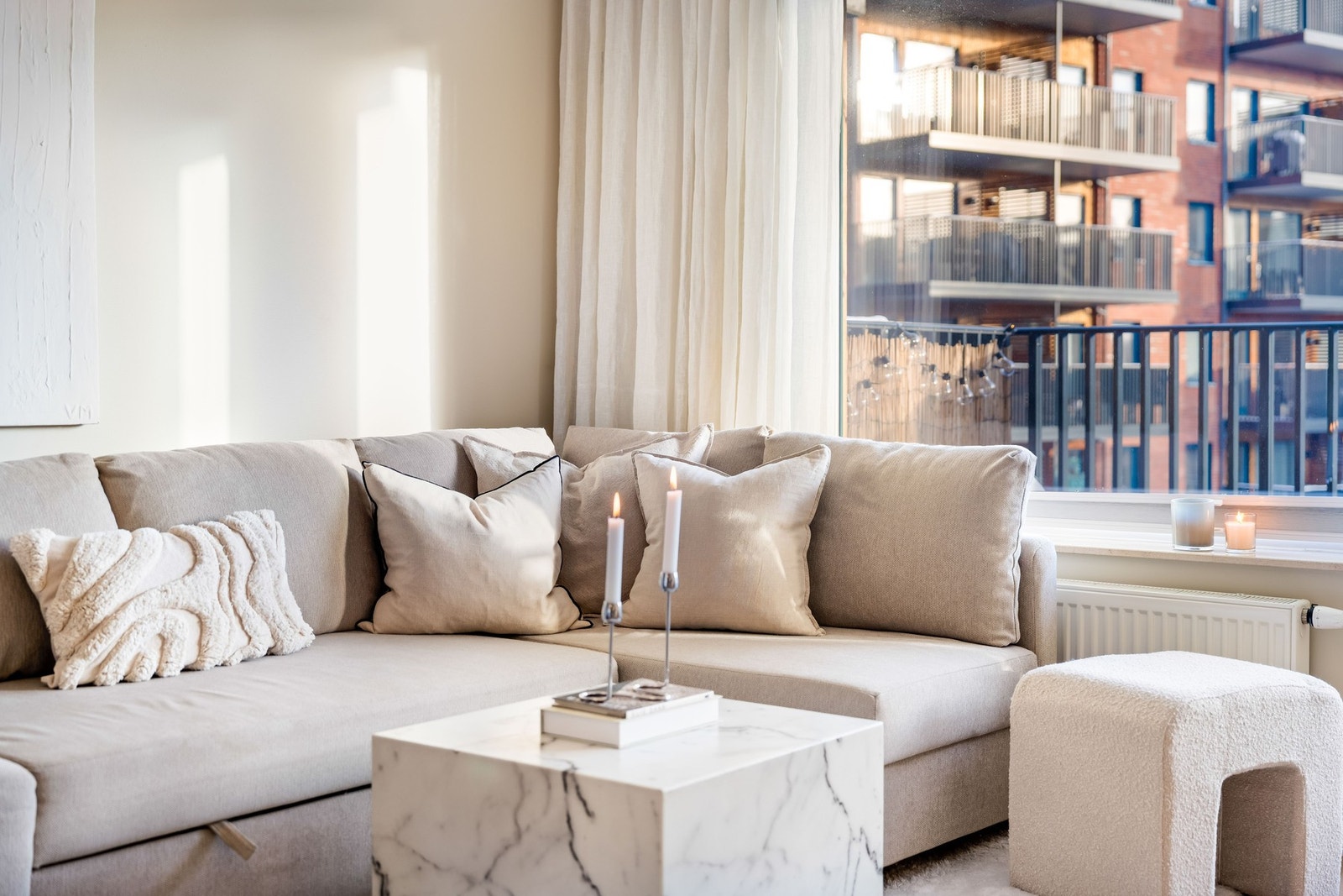 Leiligheten blir oppvarmet via radiatorer og gulvvarme på badet. Galleribilde