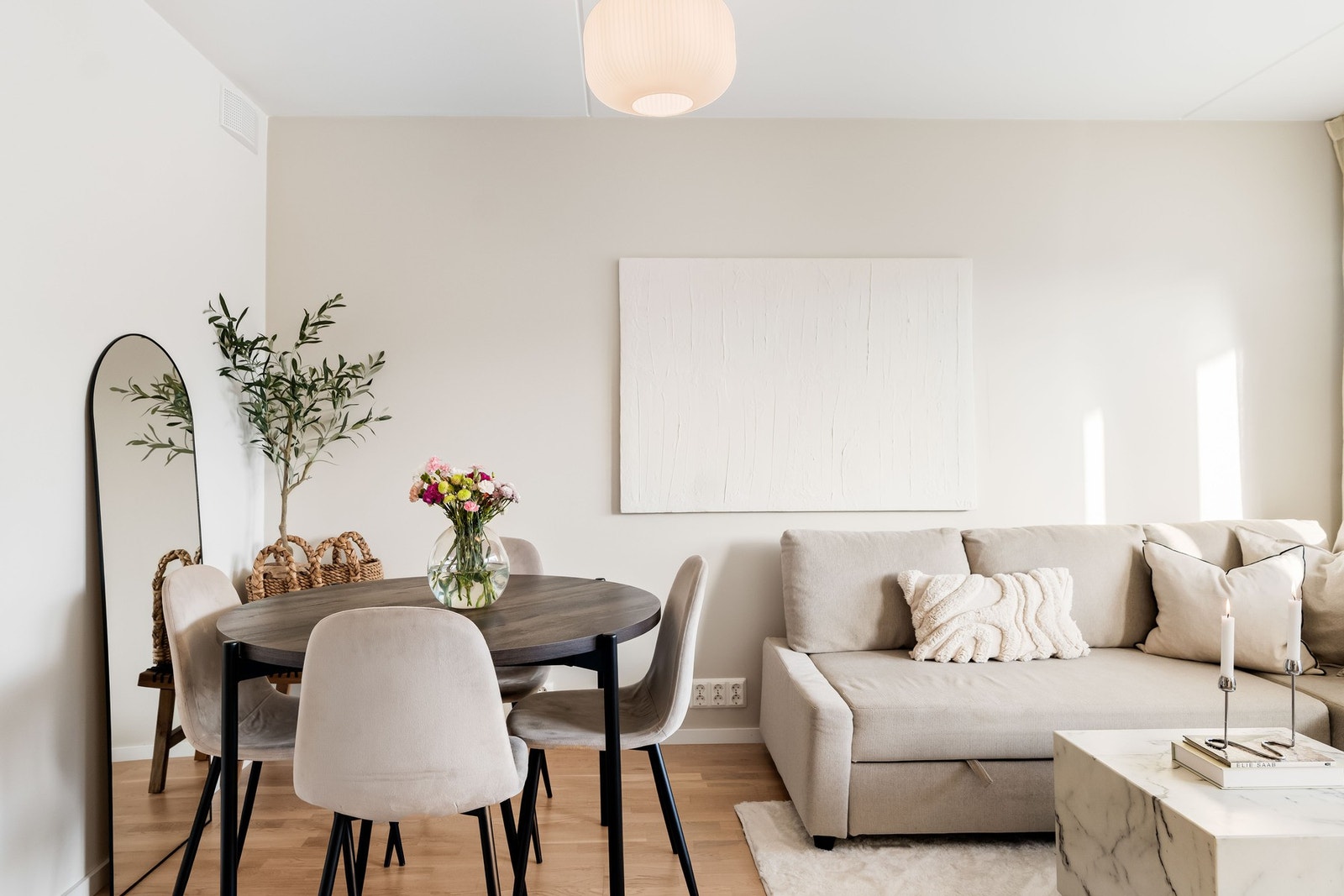 Hit er det alltid en glede å invitere venner og familie på gode måltider! Galleribilde