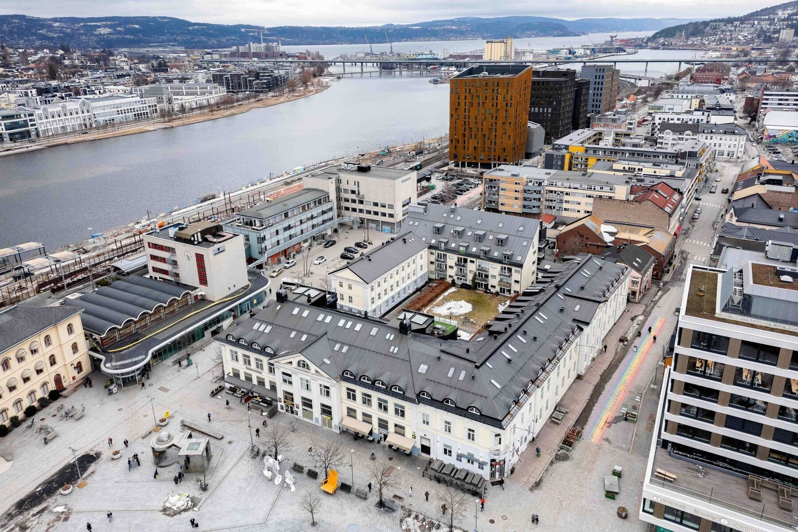 Sentral og atteraktiv beliggenhet. Galleribilde