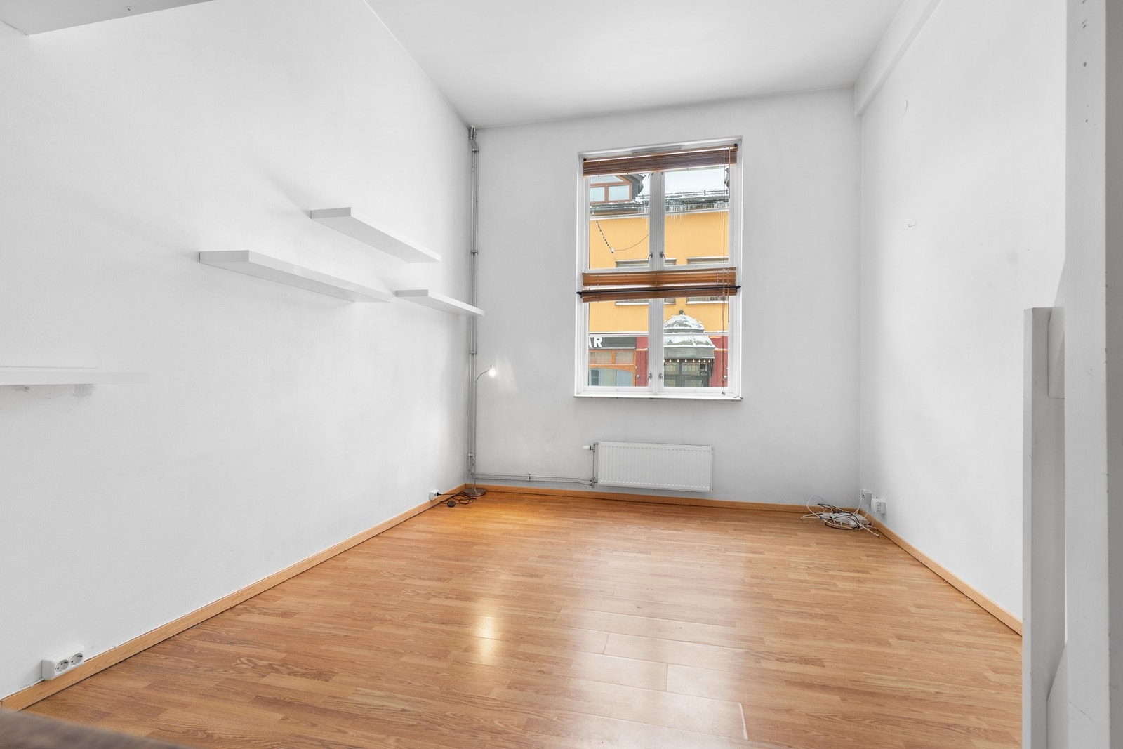 Stuen har plass til både sofagruppe og TV-benk. Galleribilde