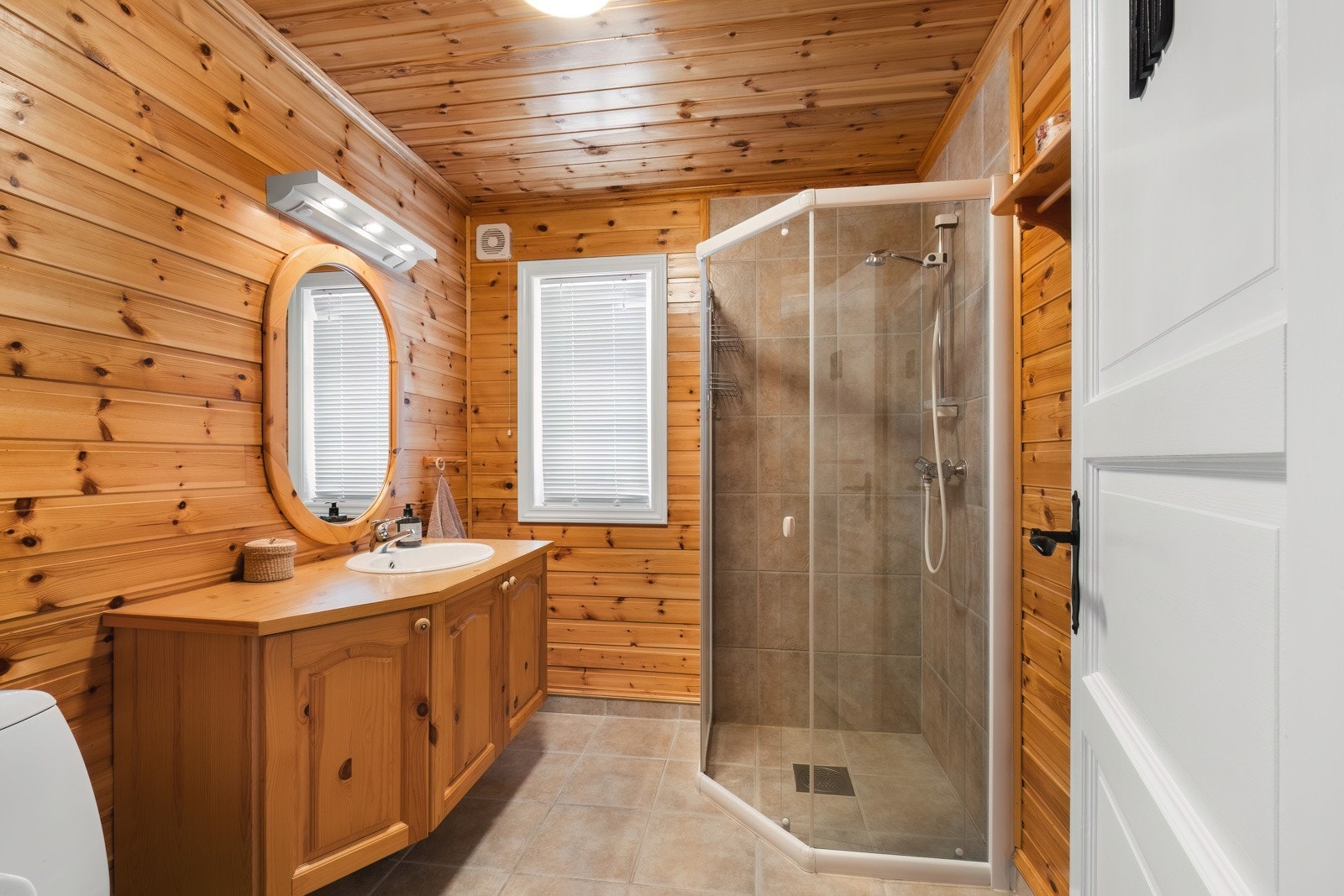 Bad med varmekabler i gulv. Galleribilde