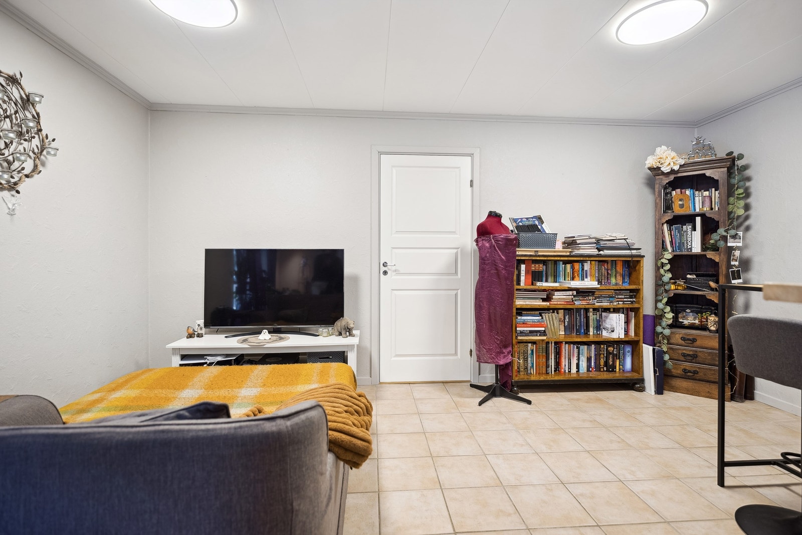 Utleiedel: Utleiedelen består av stue, kjøkken, soverom og bad Galleribilde