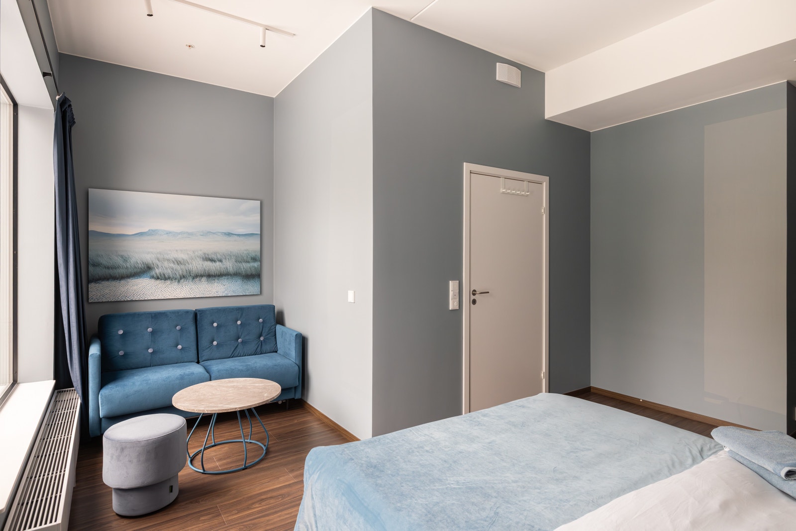 Det største gjesteværelset har også sovesofa og kan huse opp til 4 personer Galleribilde
