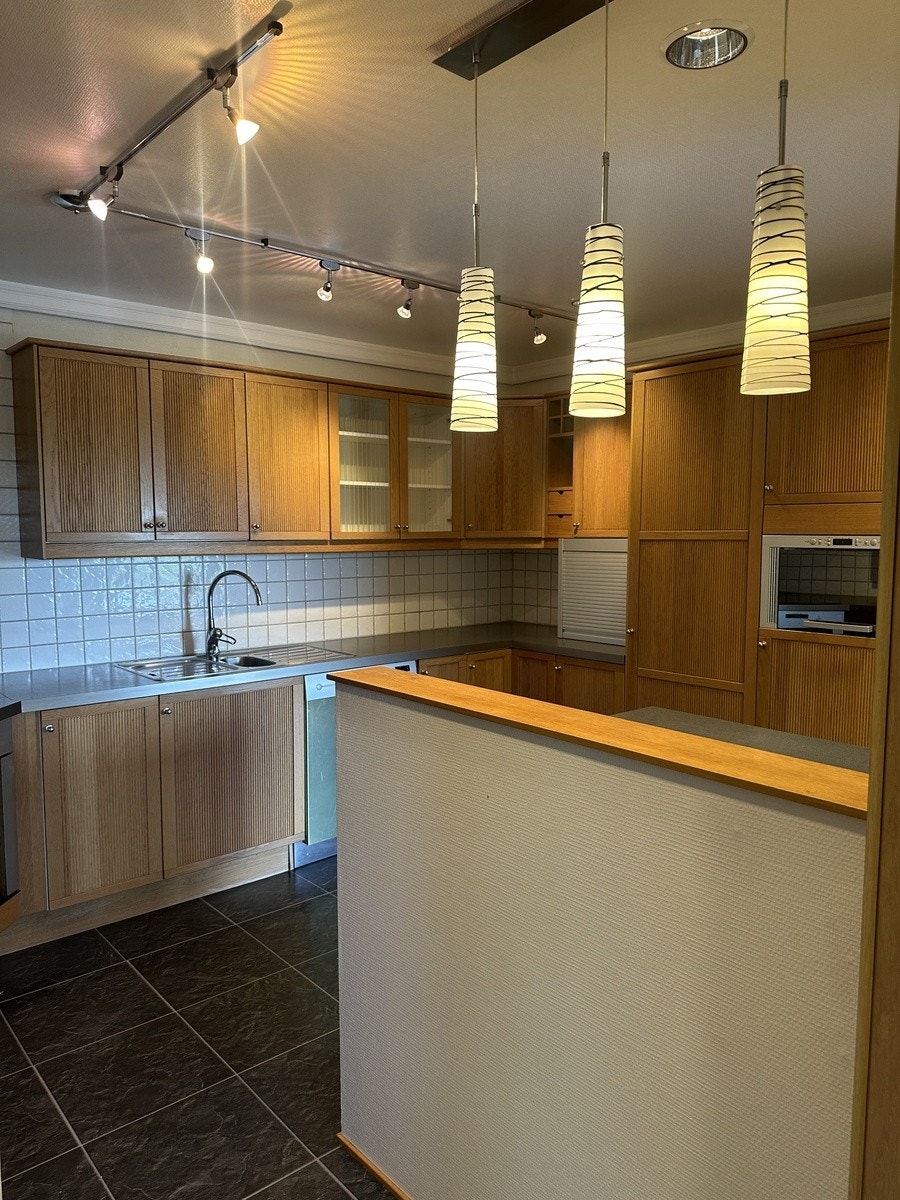 Flott kjøkken i eik fra IKEA Galleribilde