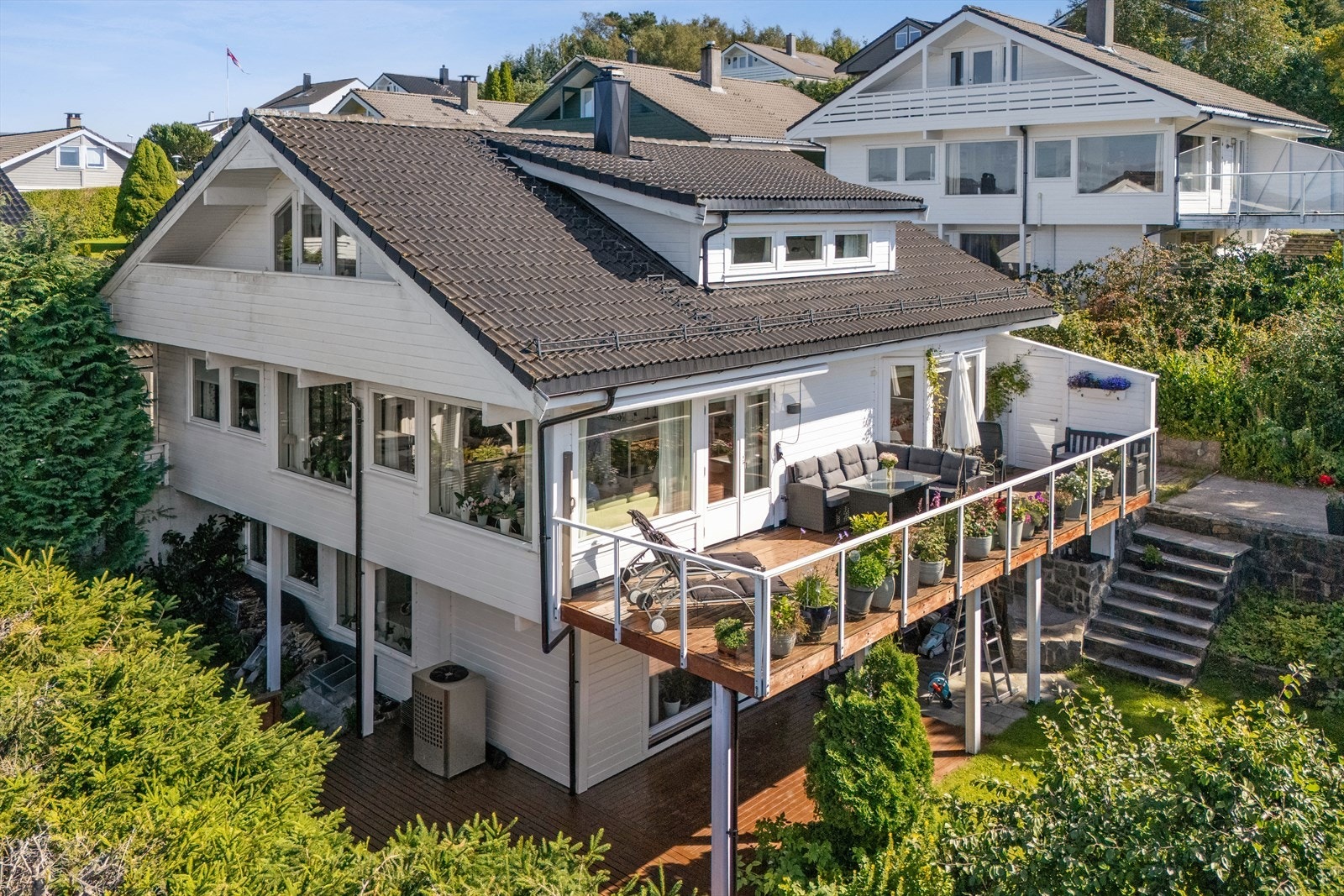 Velkommen til Nordåshøgda 57! Huset er oppført i 2009 har gode kvaliteter innvendig og utvendig. Galleribilde