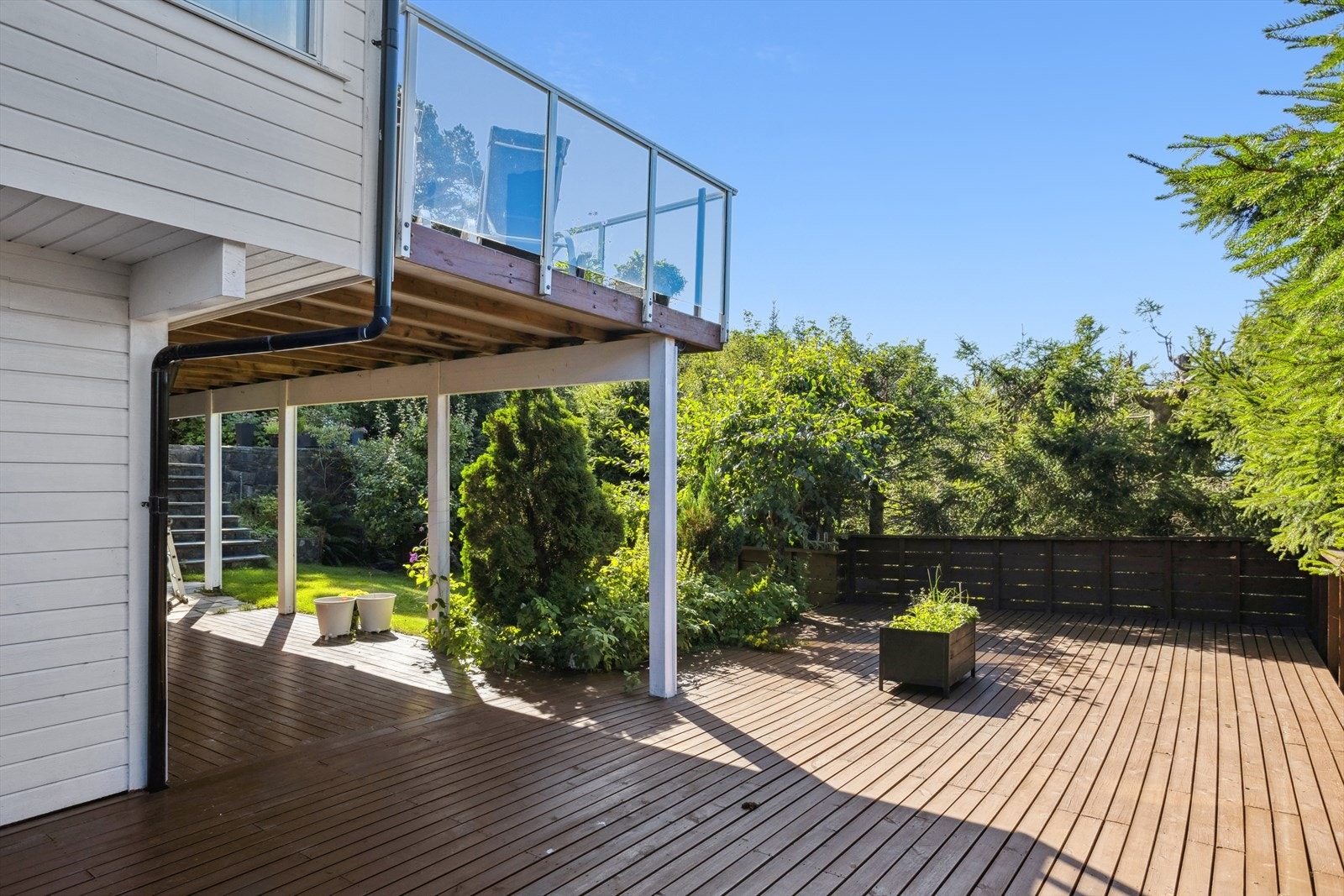 Herlig uteplass som innbyr til aktivitet. Galleribilde