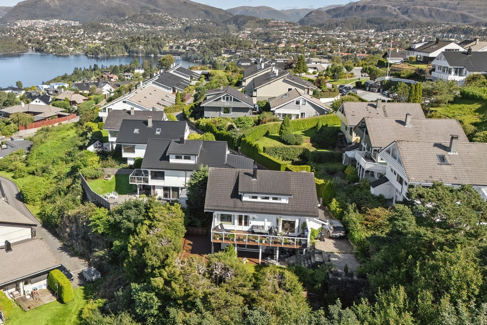 Attraktiv beliggenhet innerst i blindvei. Galleribilde