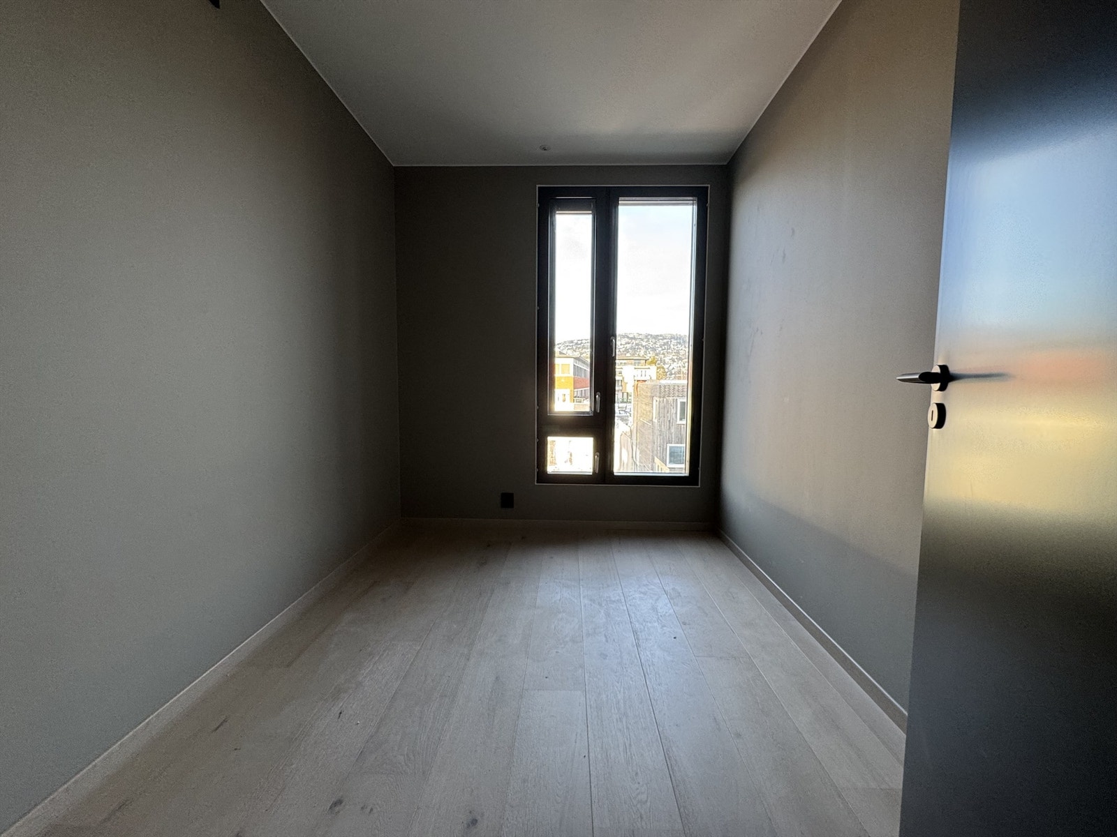 Soverom 2 er på ca. 7 m². Bilde fra byggeplass, 29/1-26. Galleribilde