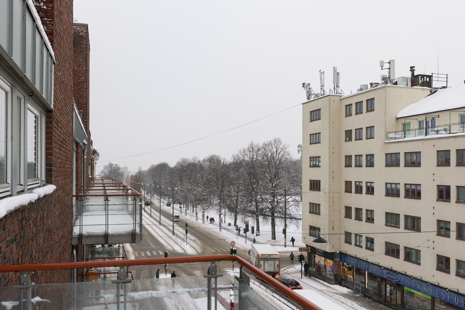 Høyt og fritt beliggenhet i byggets 5. etasje. Galleribilde
