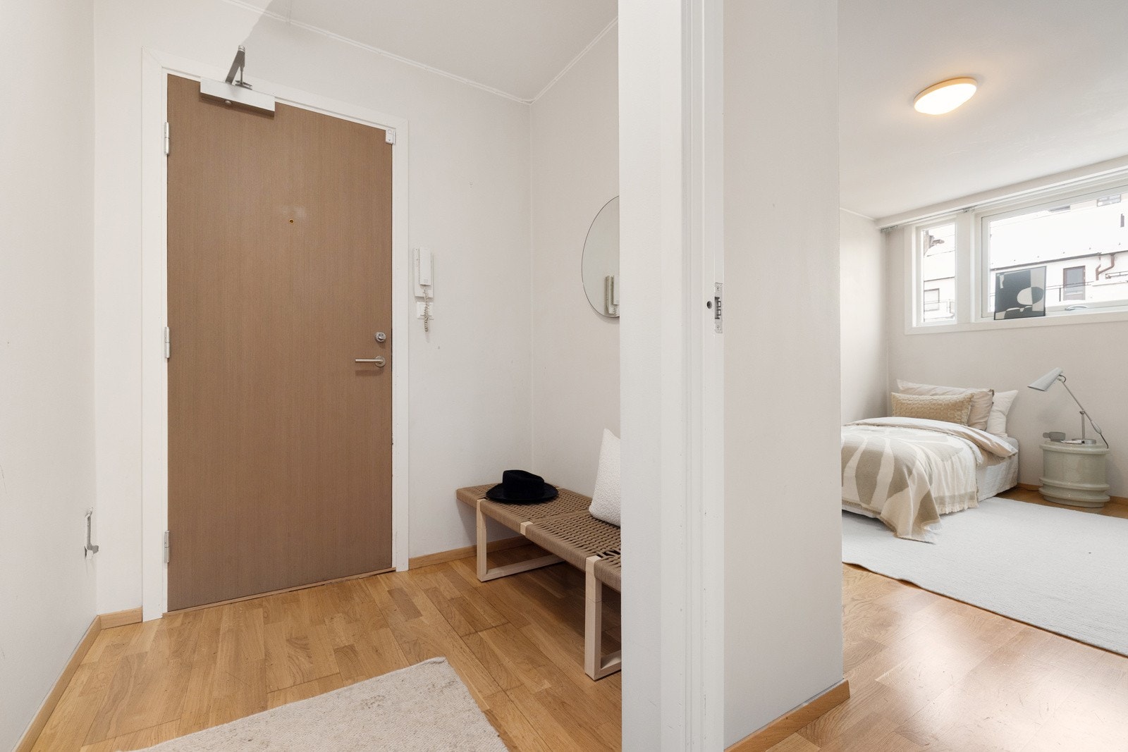 Velkommen inn - Leiligheten ligger i byggets 5. etasje med heisadkomst. Galleribilde