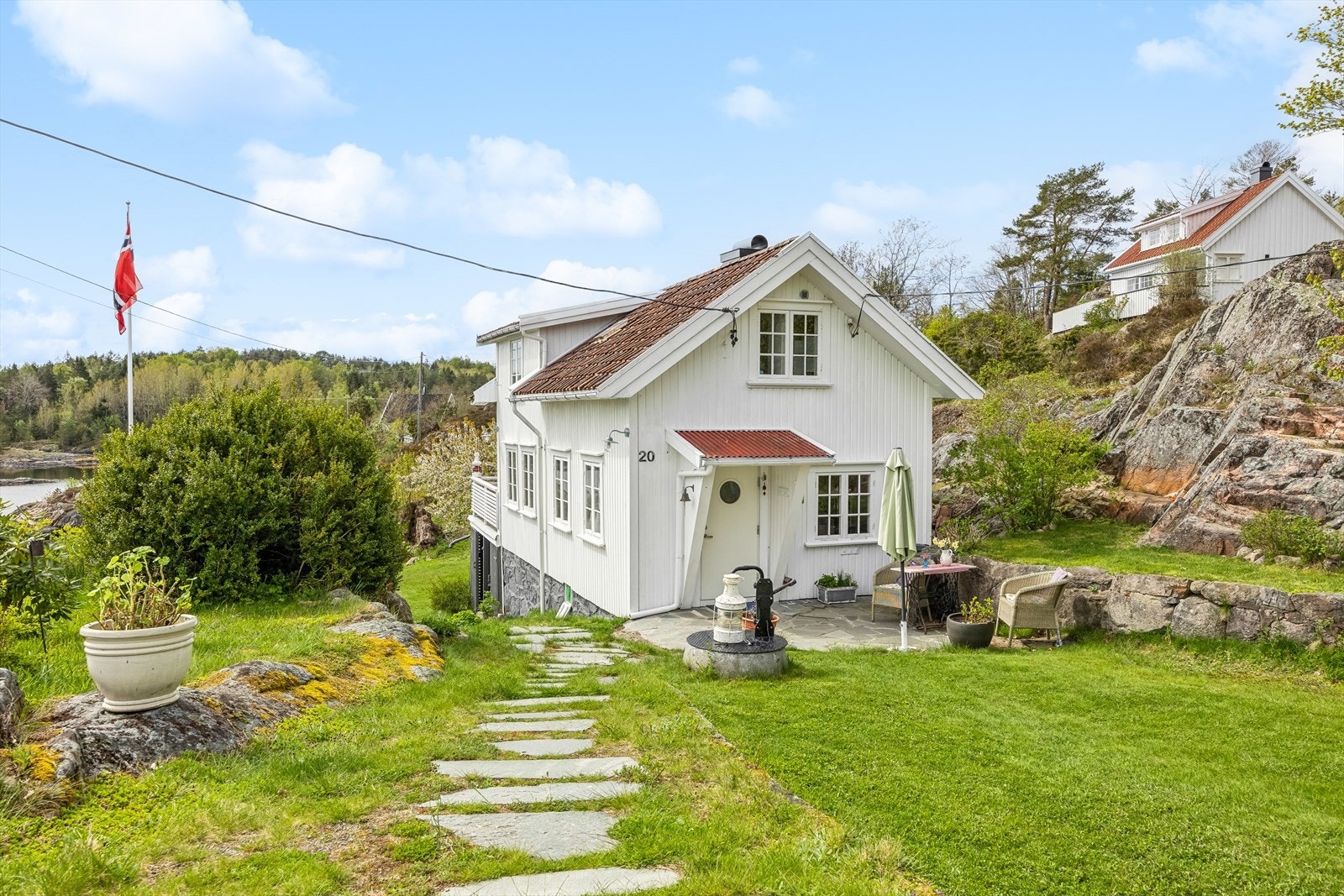 Svært stor eiendom med idyllisk beliggenhet i Hustangbukta/Kobbervika, Tvedestrand kommune. Galleribilde