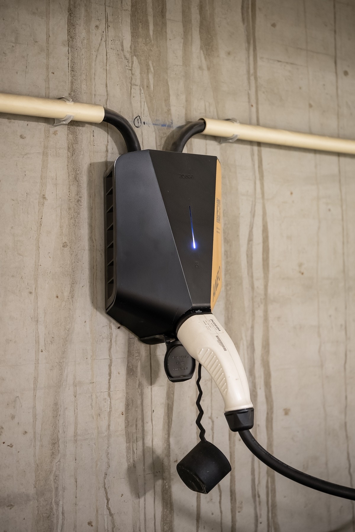 Egen el-billader. Galleribilde