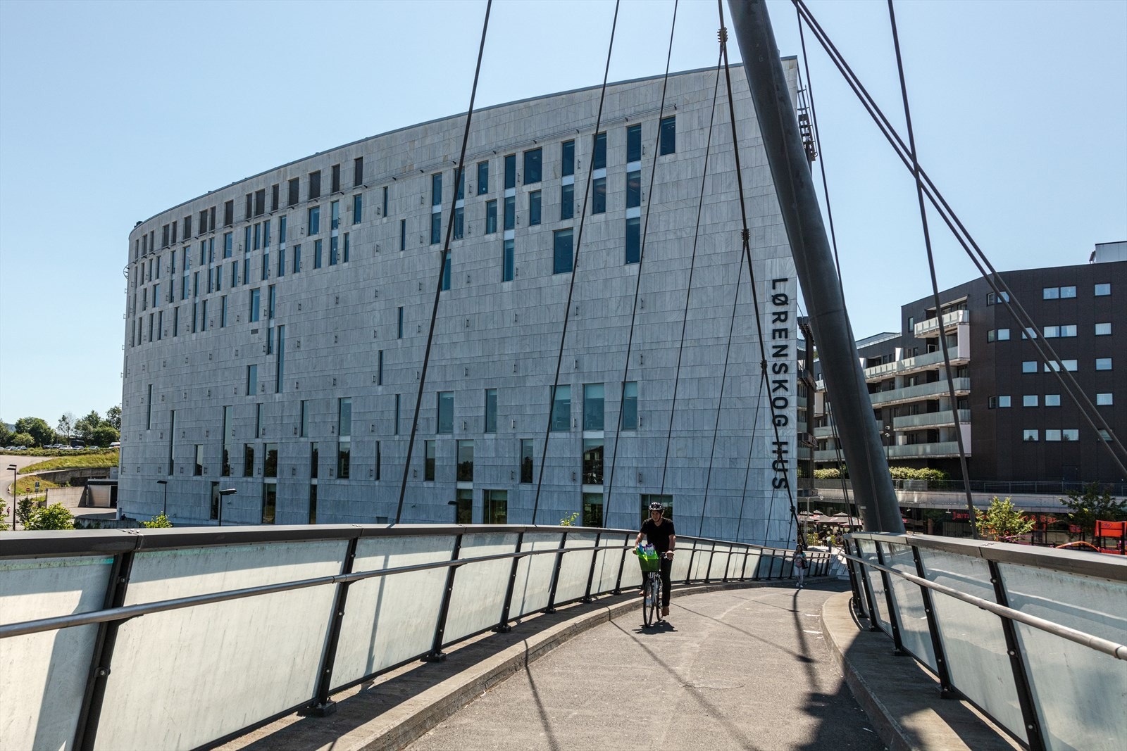 Nærheten til Lørenskog sentrum gir tilgang på et rikt kulturliv og mange fritidsaktiviteter. Galleribilde