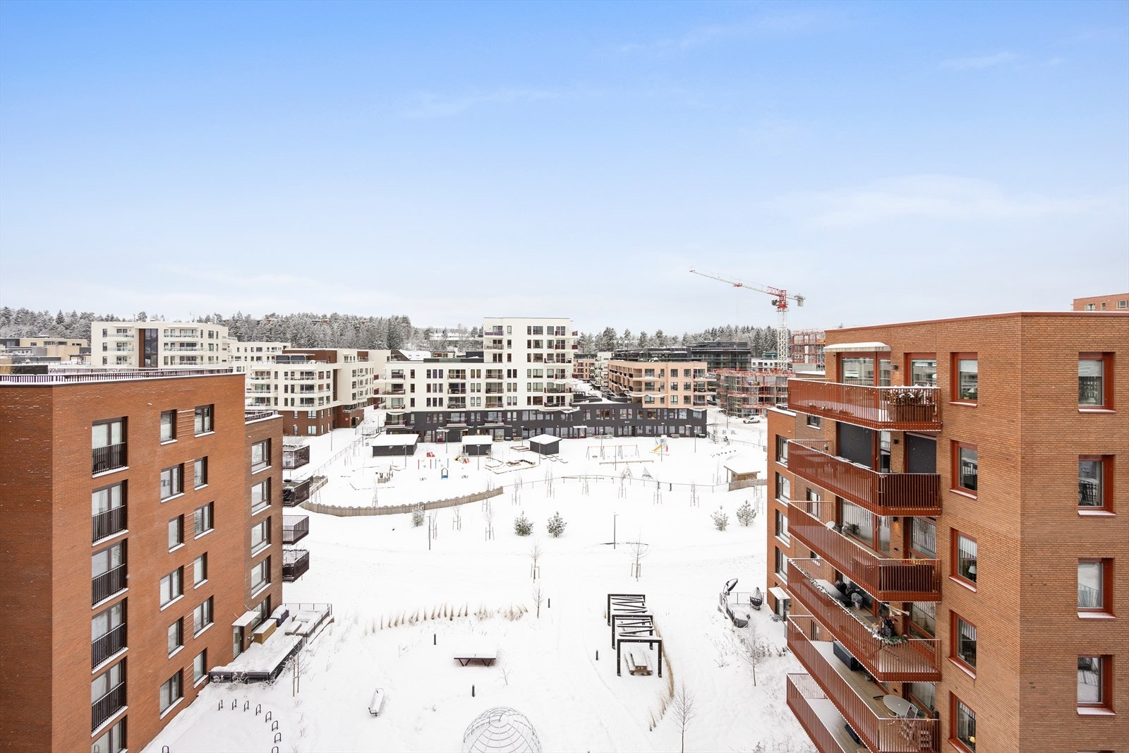 For familier er det flere barnehager og skoler i gangavstand, som Benterud skole. Galleribilde