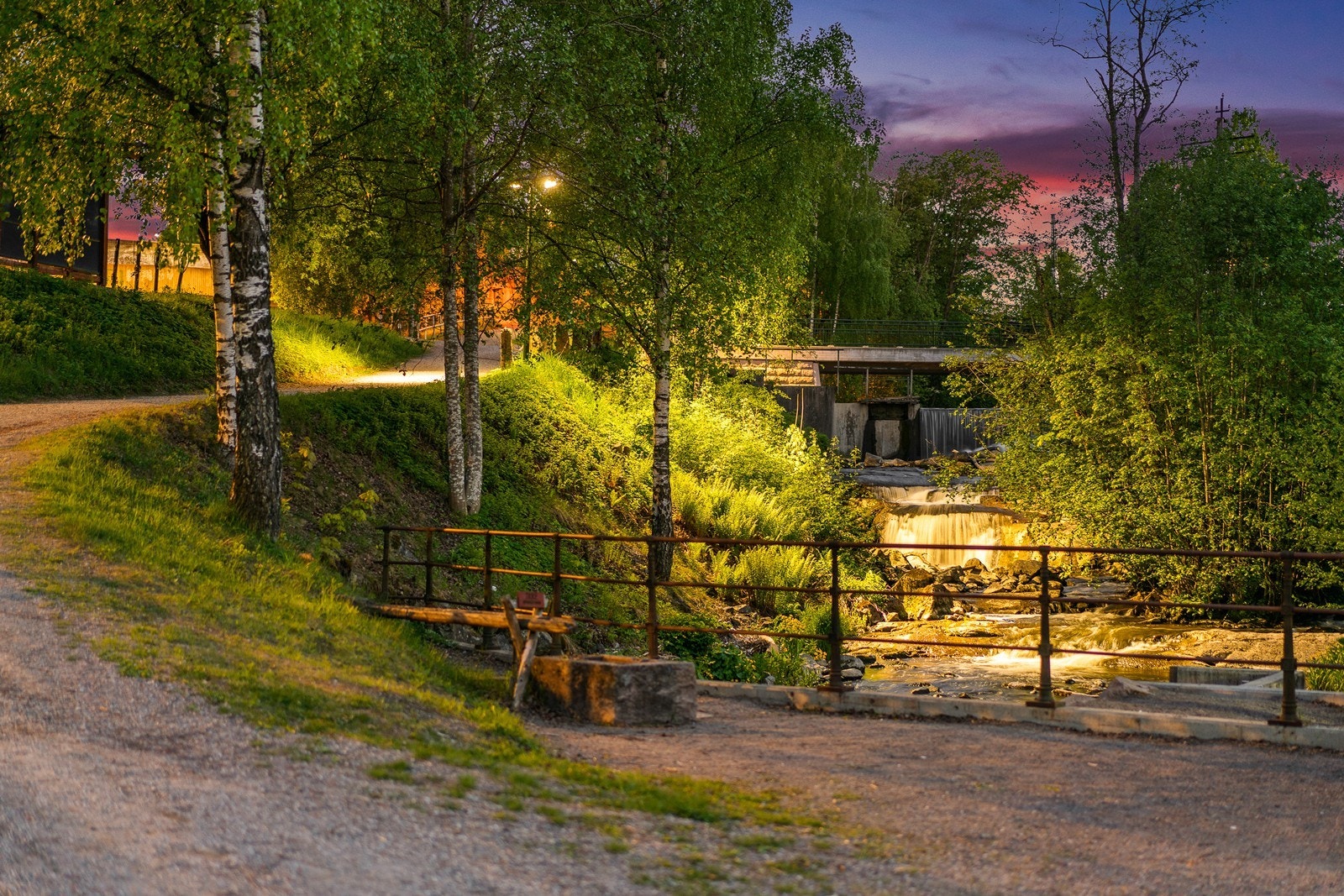 En kort spasertur unna ligger idylliske turområder langs sagelven. Galleribilde