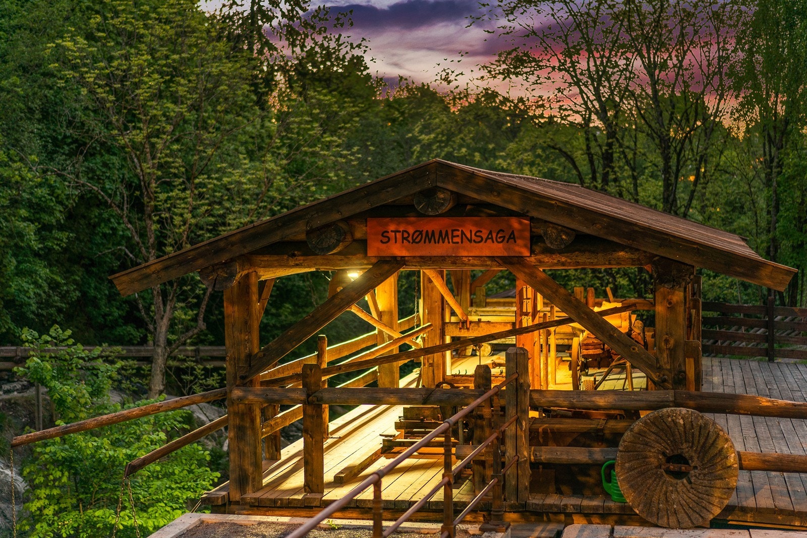 Området har historiske innslag som Strømmensaga. Galleribilde