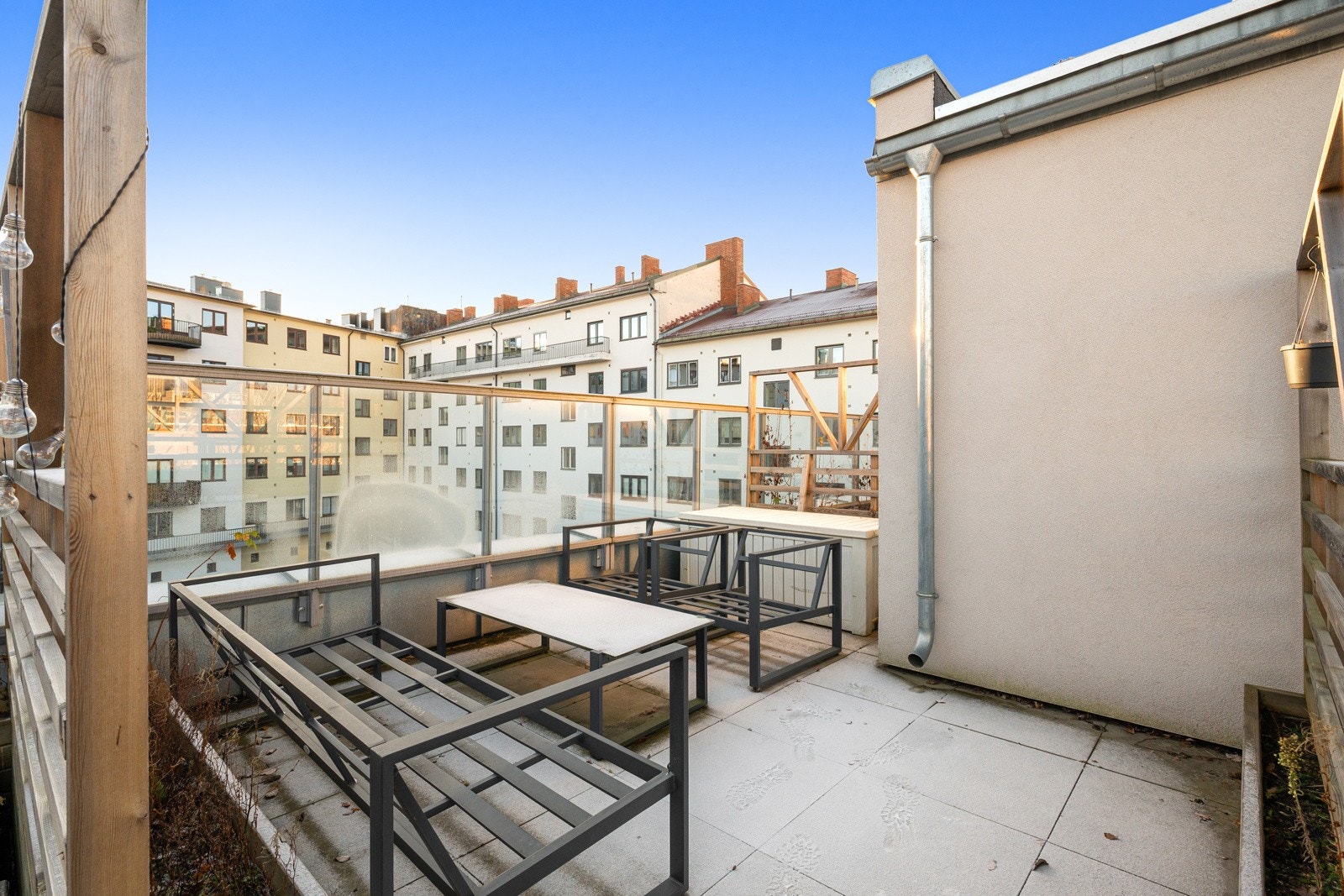 Med leiligheten følger en privat andel av takterrassen med herlige solrimer, målt til ca 13 kvm Galleribilde