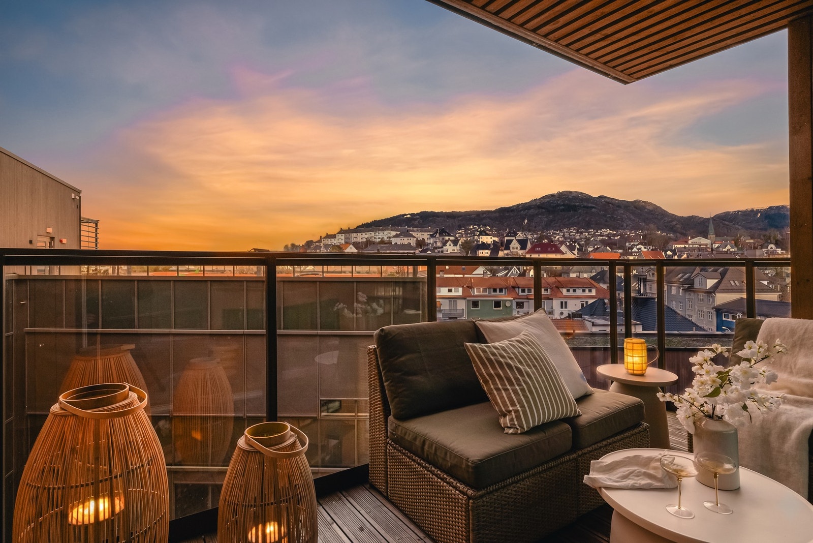 Velkommen til fantastiske Kronstad X! Beliggenheten byr på en sjeldent god kombinasjon av det urbane, sentrale og lett tilgjengelighet. Galleribilde