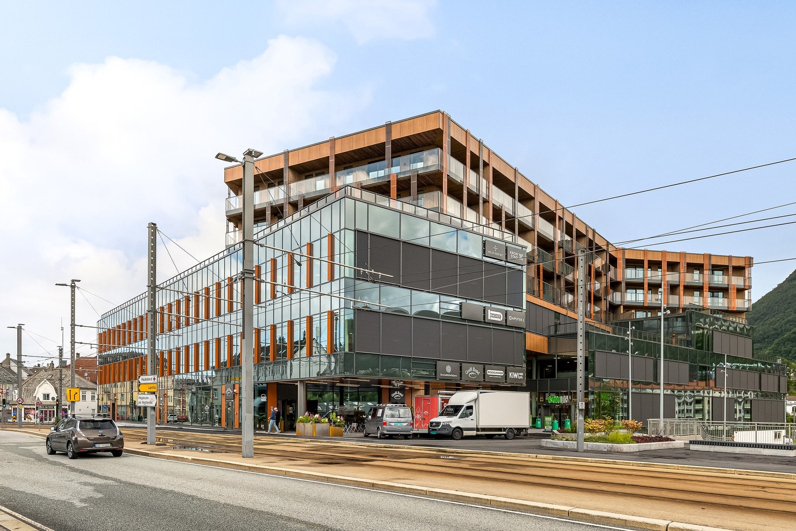 Hverdagslogistikken er svært enkel på Kronstad X. I samme bygg finner du et imponerende utvalg servicetilbud. Galleribilde