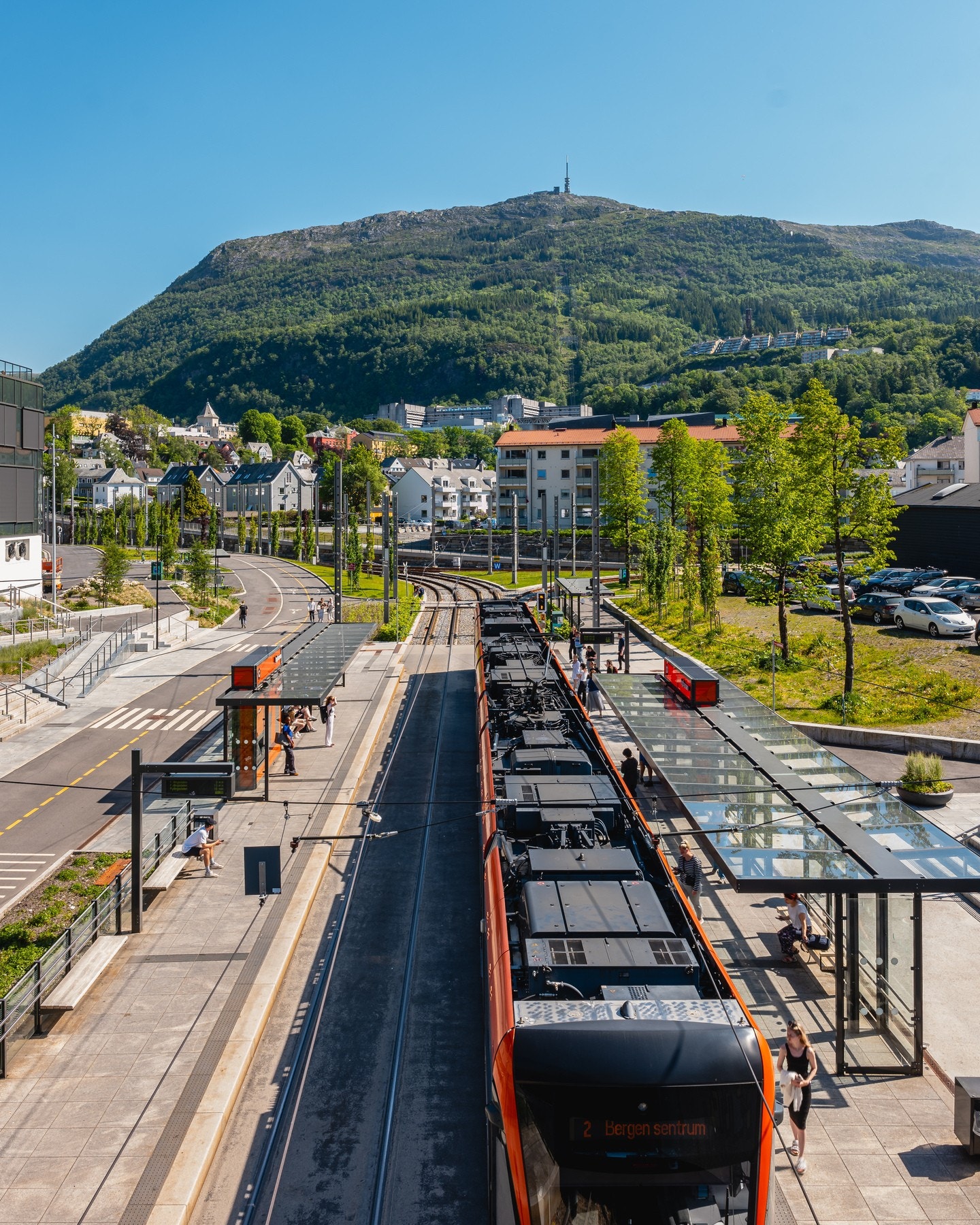 Og ikke minst linje 2! Så du kommer deg lekende lett til Sentrum, Flesland, Haukeland, Fyllingsdalen mm. Galleribilde