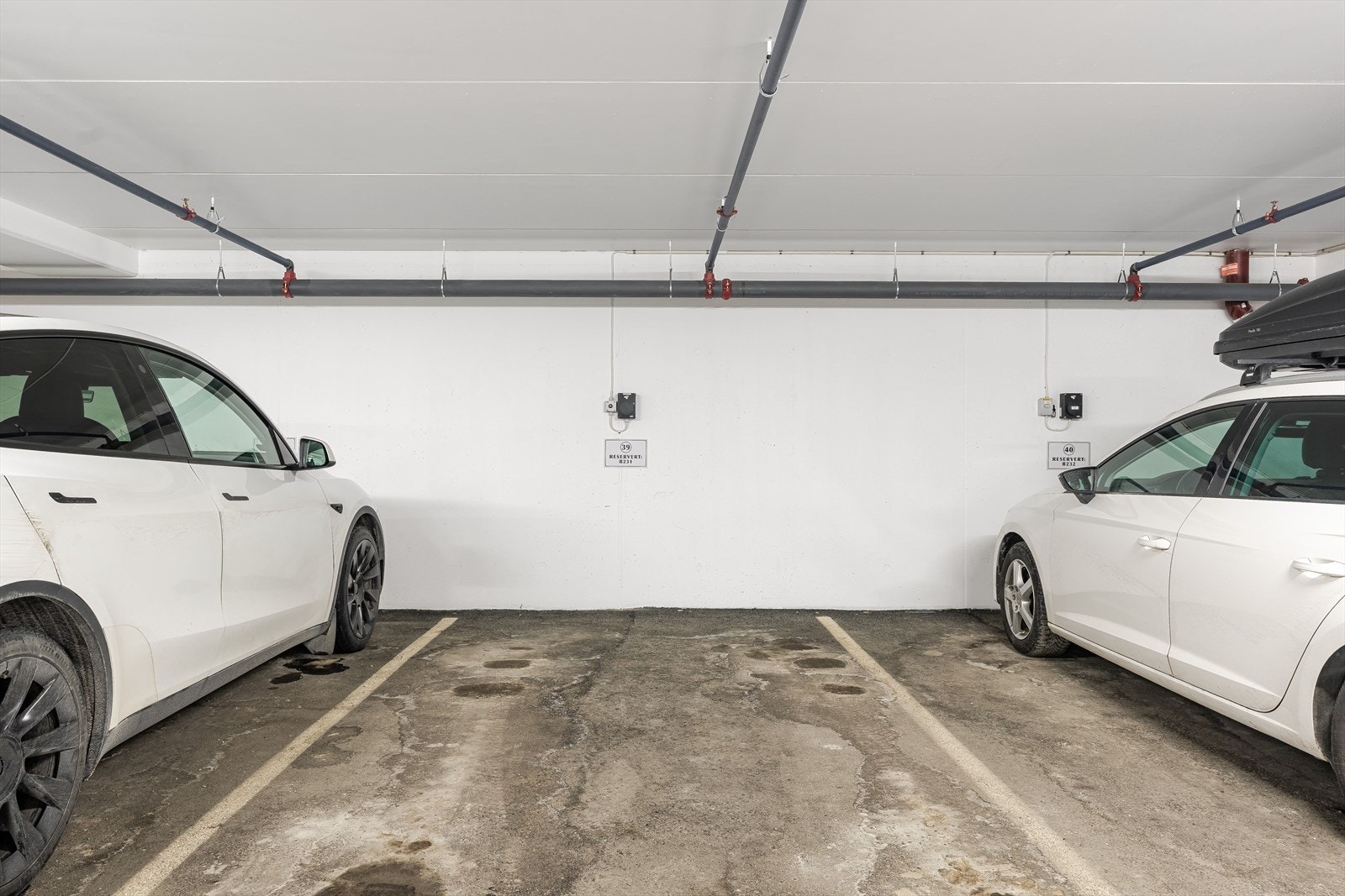 Garasjeplass nr. 39. Galleribilde