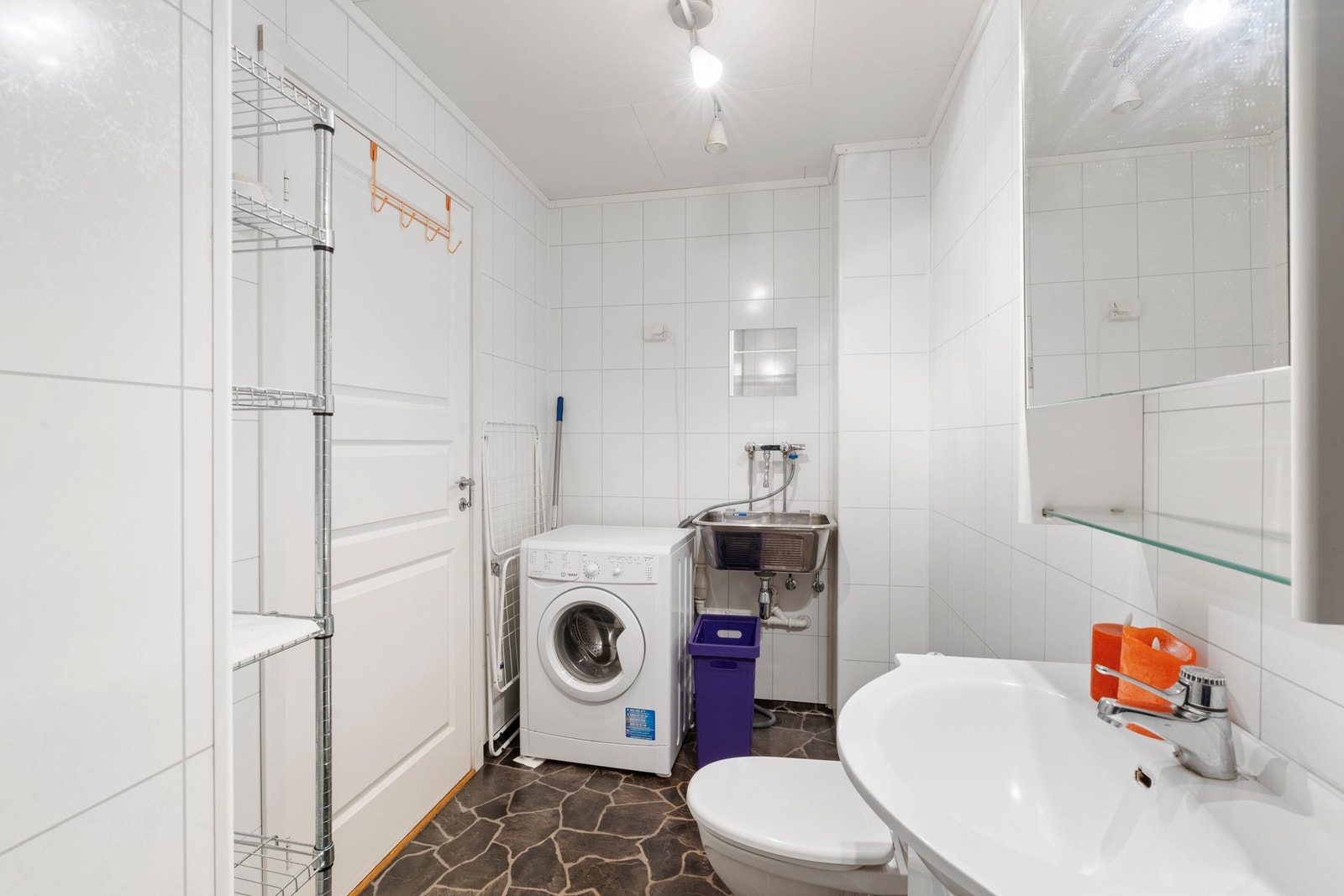 God plass for både vaskemaskin og tørketrommel Galleribilde