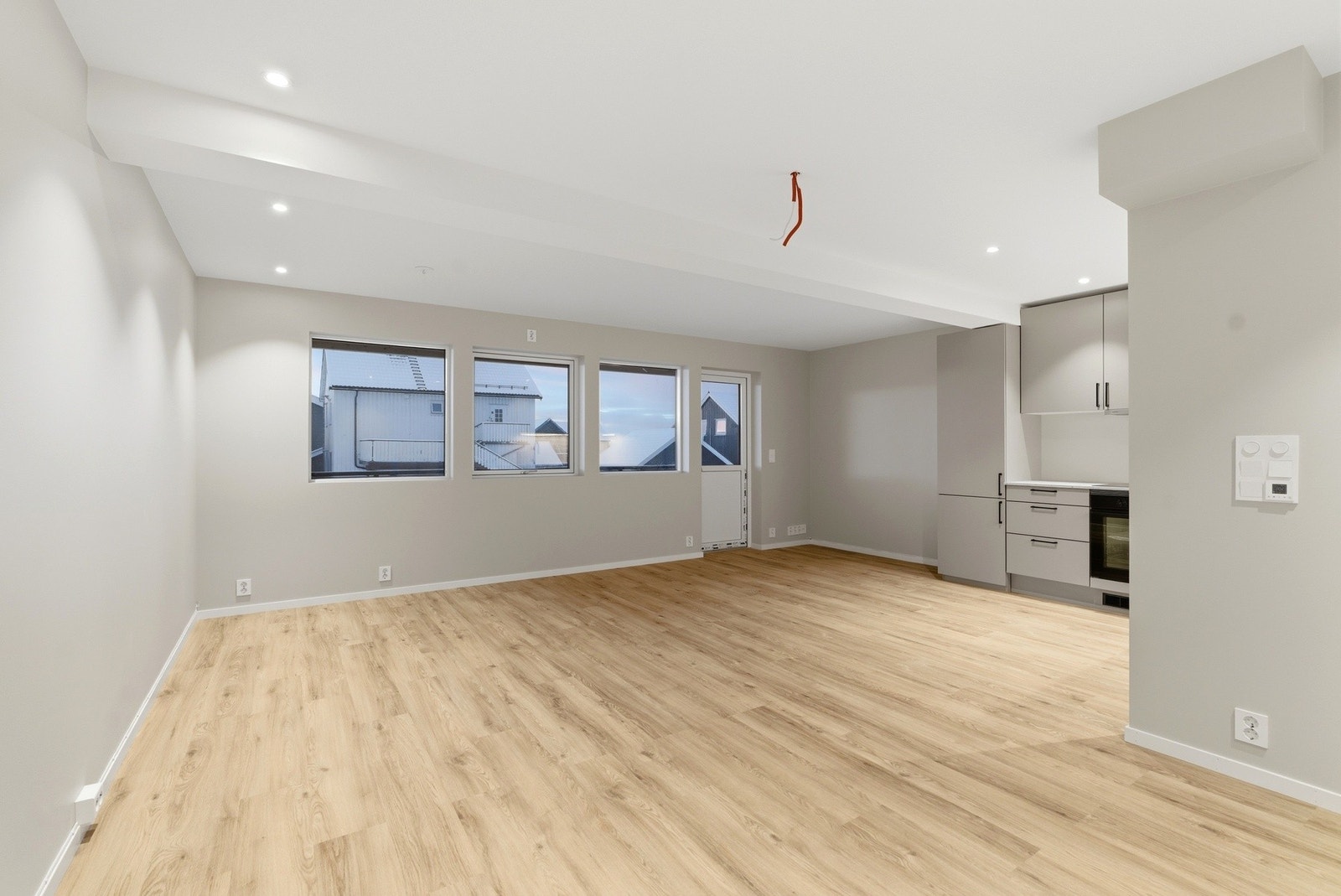 Vindusflatene sørger for godt med naturlig lysinnslipp. Galleribilde