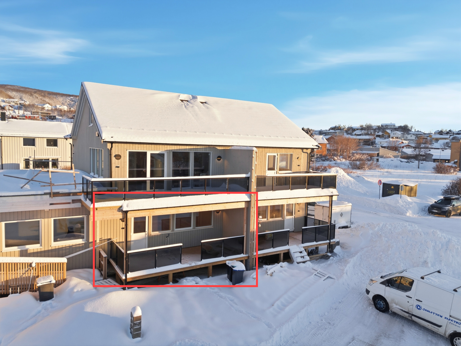 Leiligheten ligger i byggets første etasje. Galleribilde