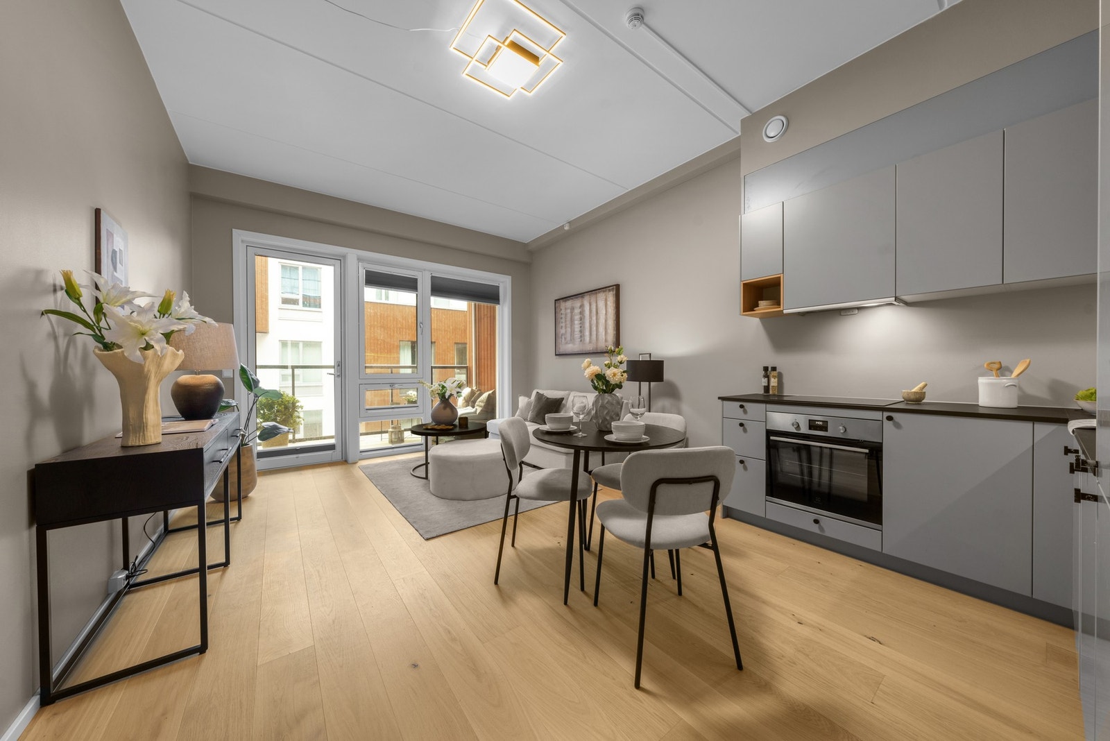 Velkommen til Gjerdrumsgata 20F og denne flotte 2-roms leiligheten beliggende i 5.etasje! Galleribilde