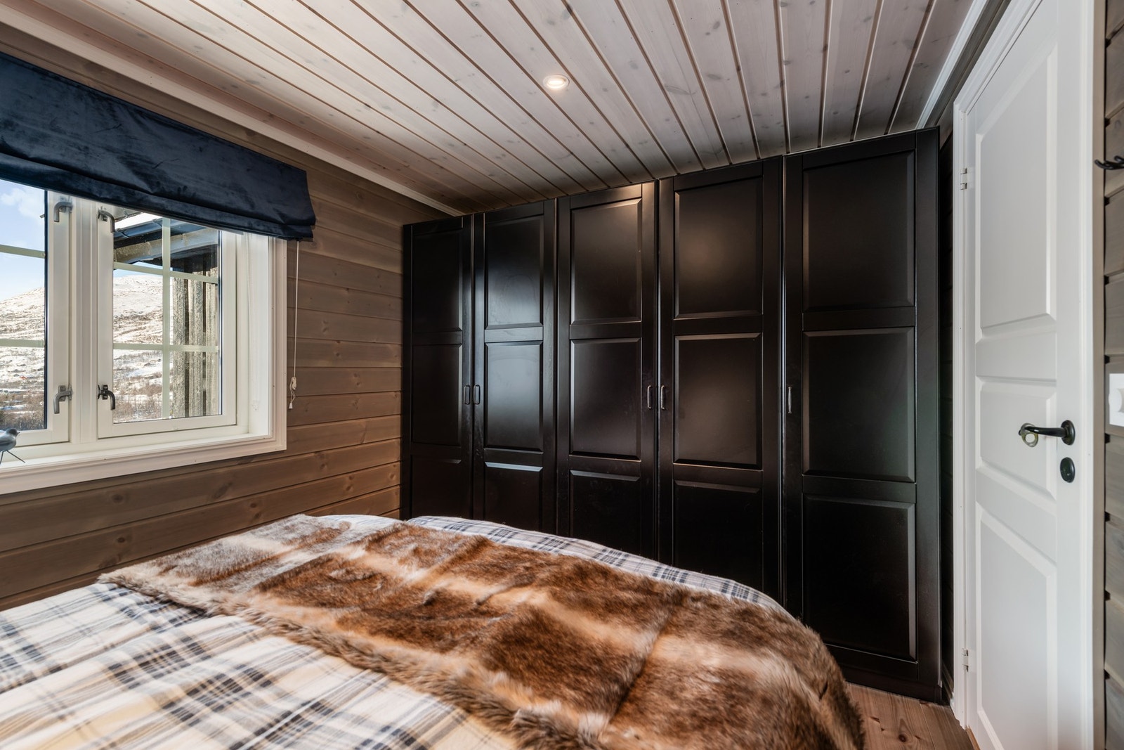 God plass til garderobeskap Galleribilde