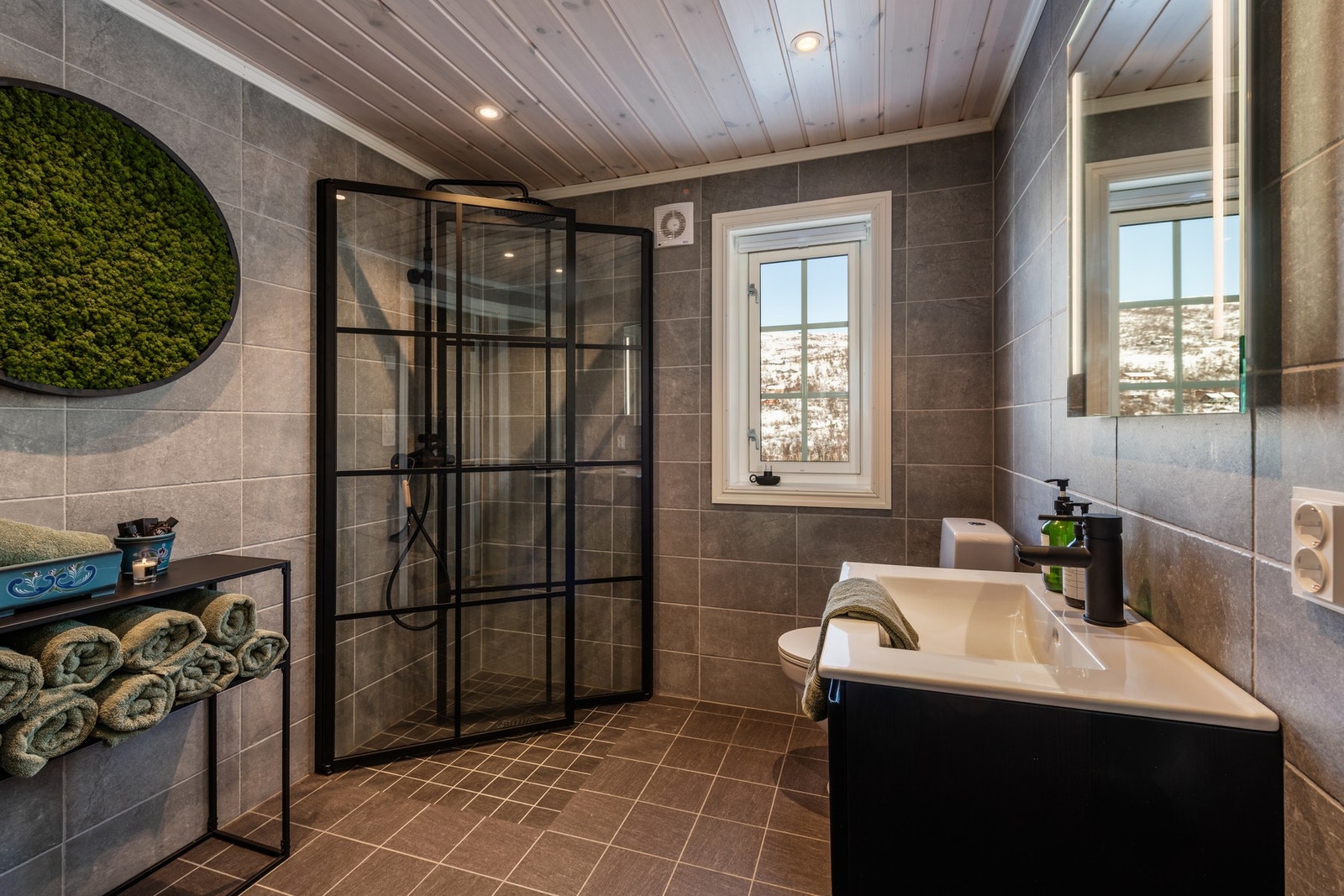 Hyttens andre bad Galleribilde