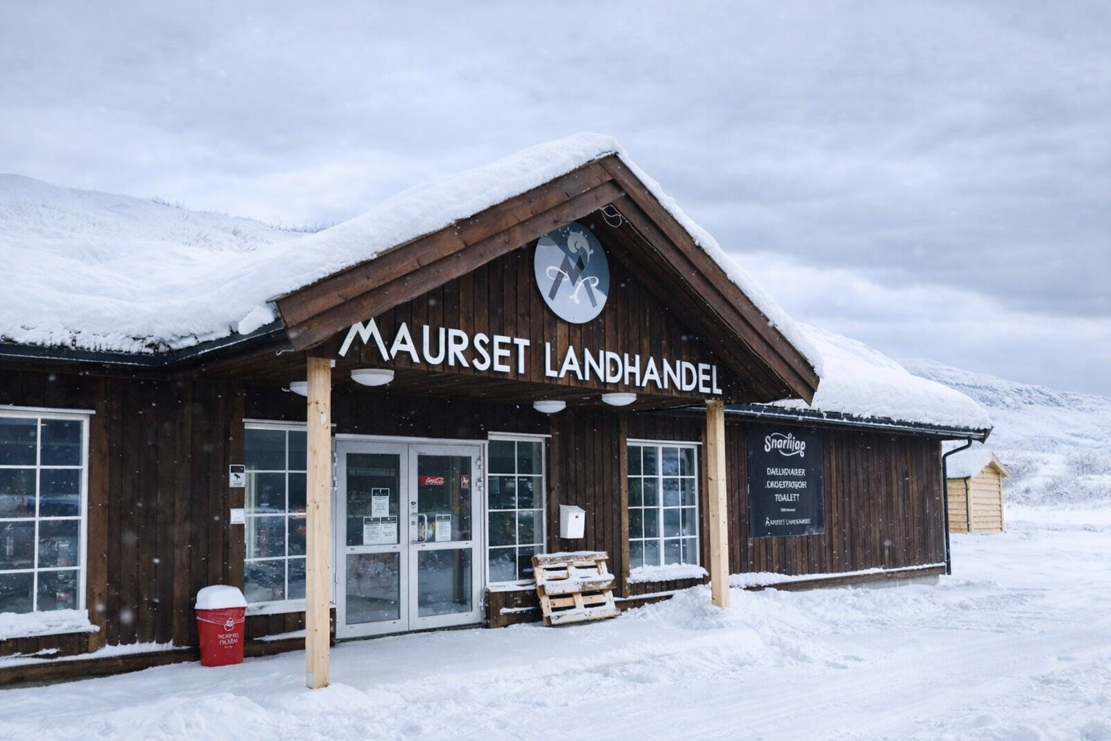 Maurset Landhandel, åpent fra 07-00 - 23.00 hver dag - kun 1,7 km unna hytten Galleribilde