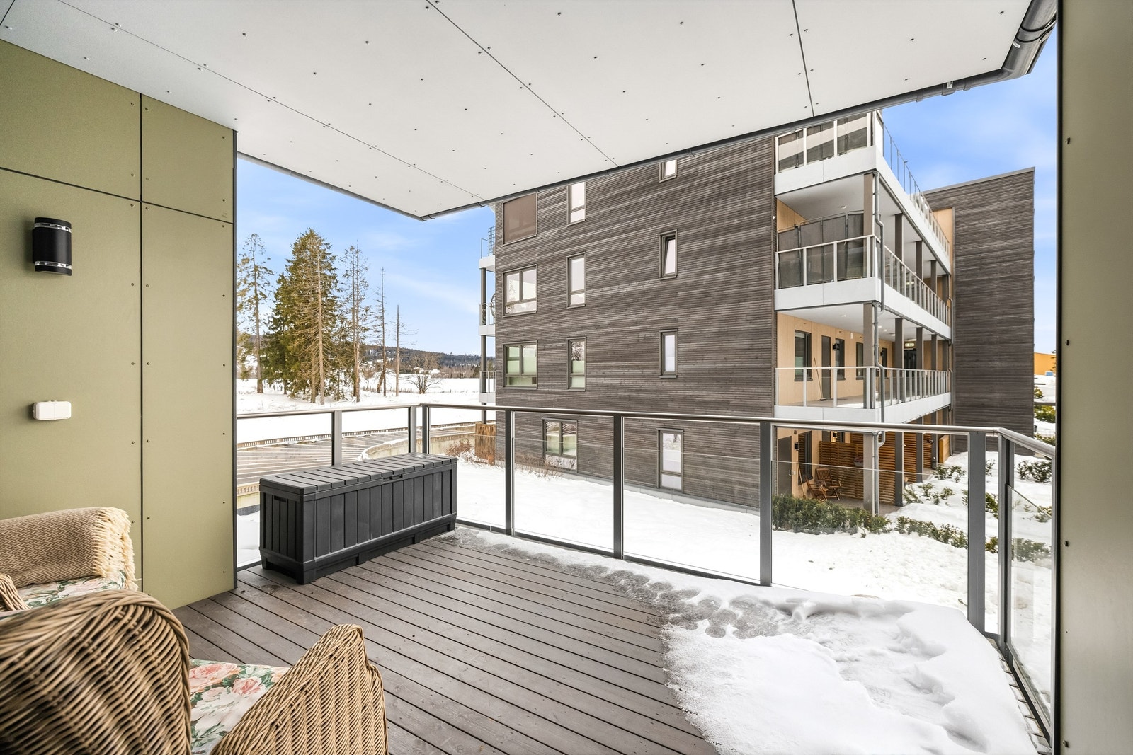 Balkongen utgjør 12 kvm og vender mot nordvest. Galleribilde