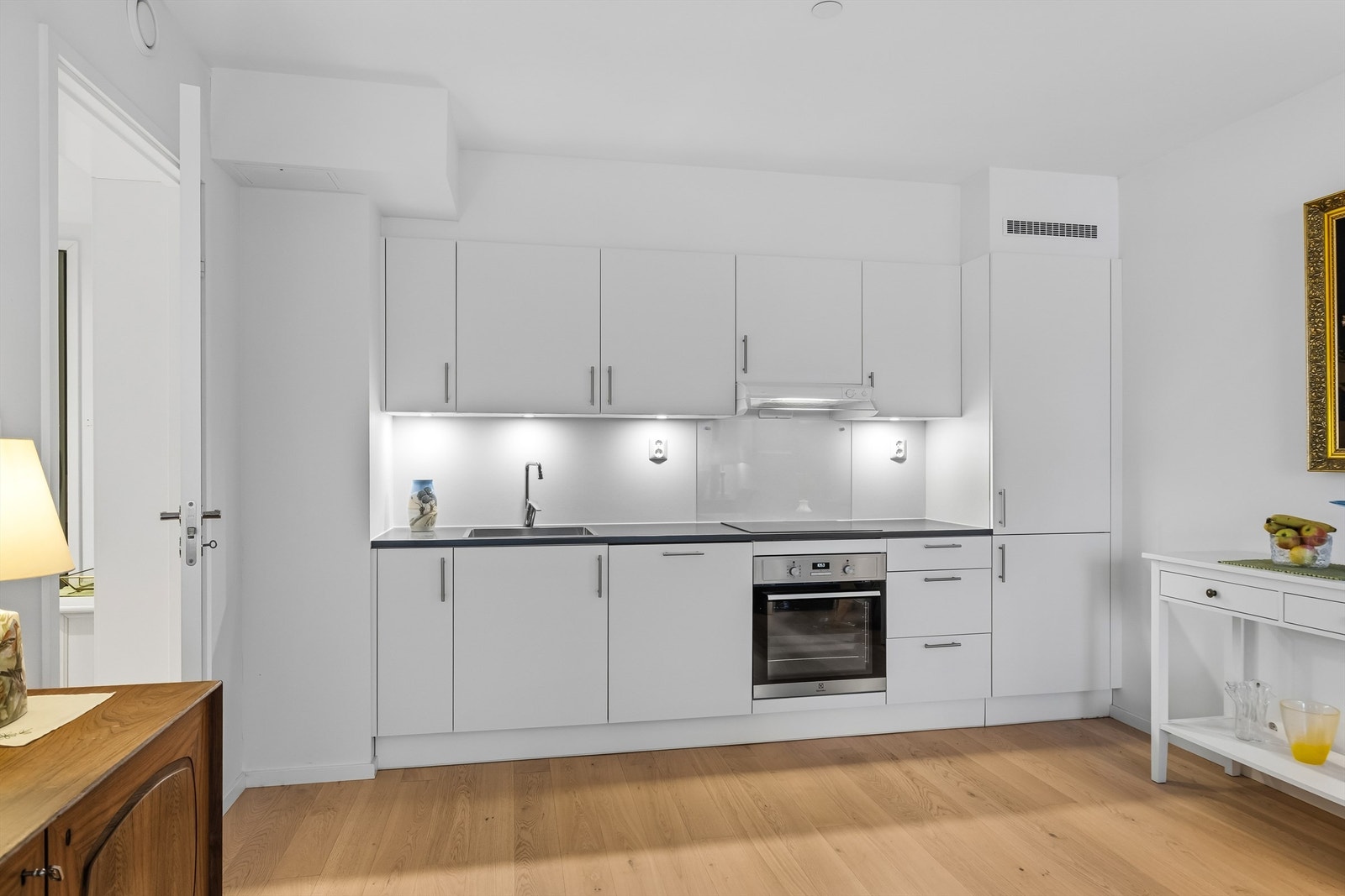 Det er montert sikkerhetsløsninger som komfyrvakt og automatisk vannstopper Galleribilde