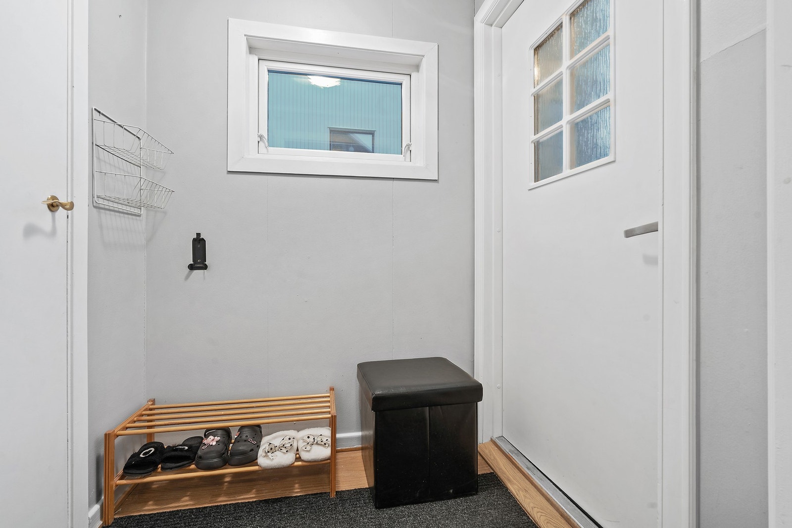 Lys og innbydende gang i første etasje. Galleribilde