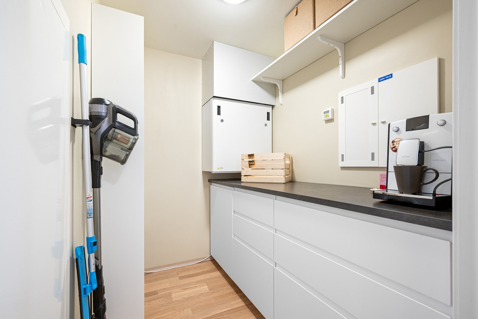 Leiligheten har en egen innvendig bod på drøye 3 kvadratmeter. Svært praktisk og gir ekstra lagringsplass. Galleribilde