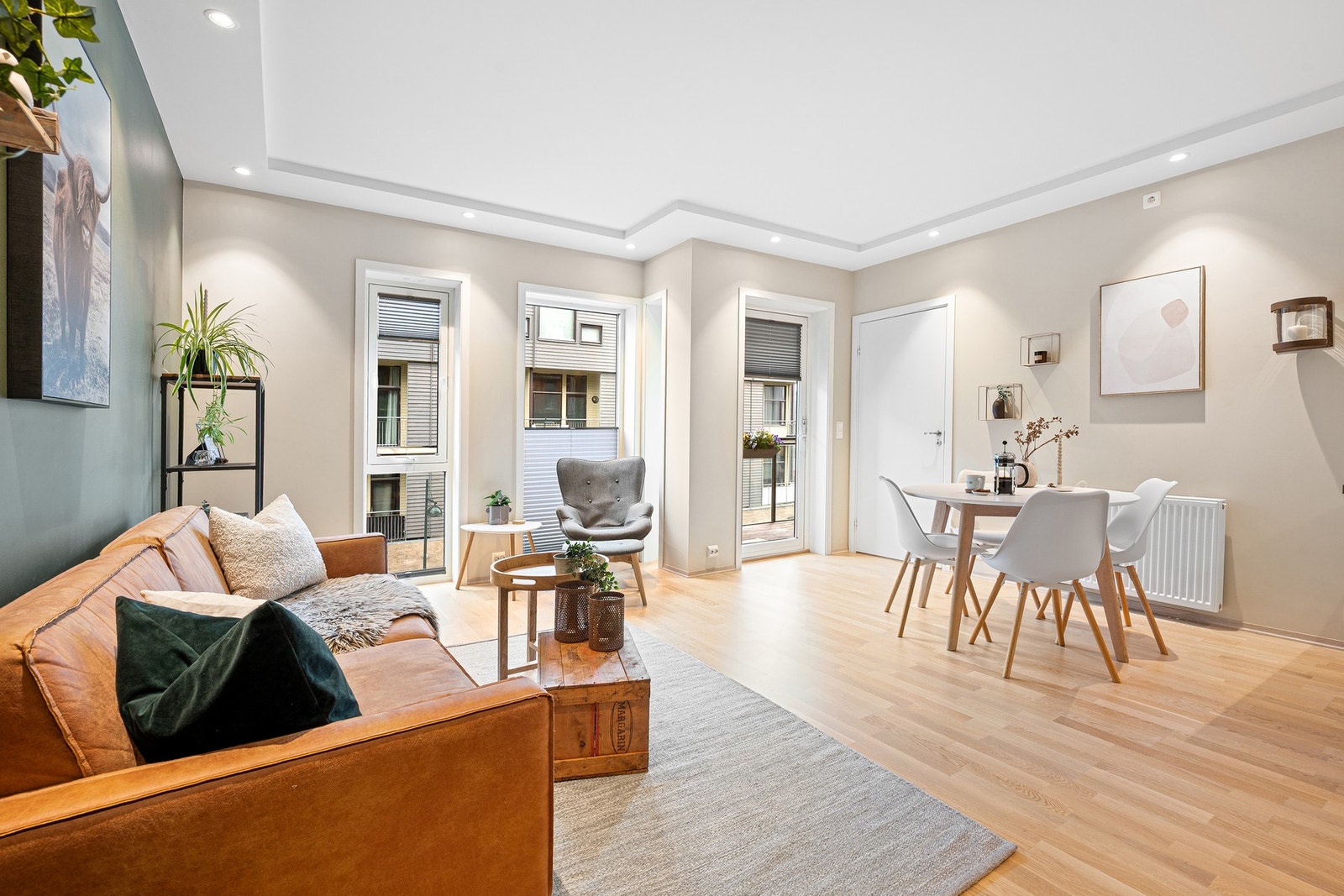 Fra stuen har man utgang til en egen vestvendt balkong. Galleribilde