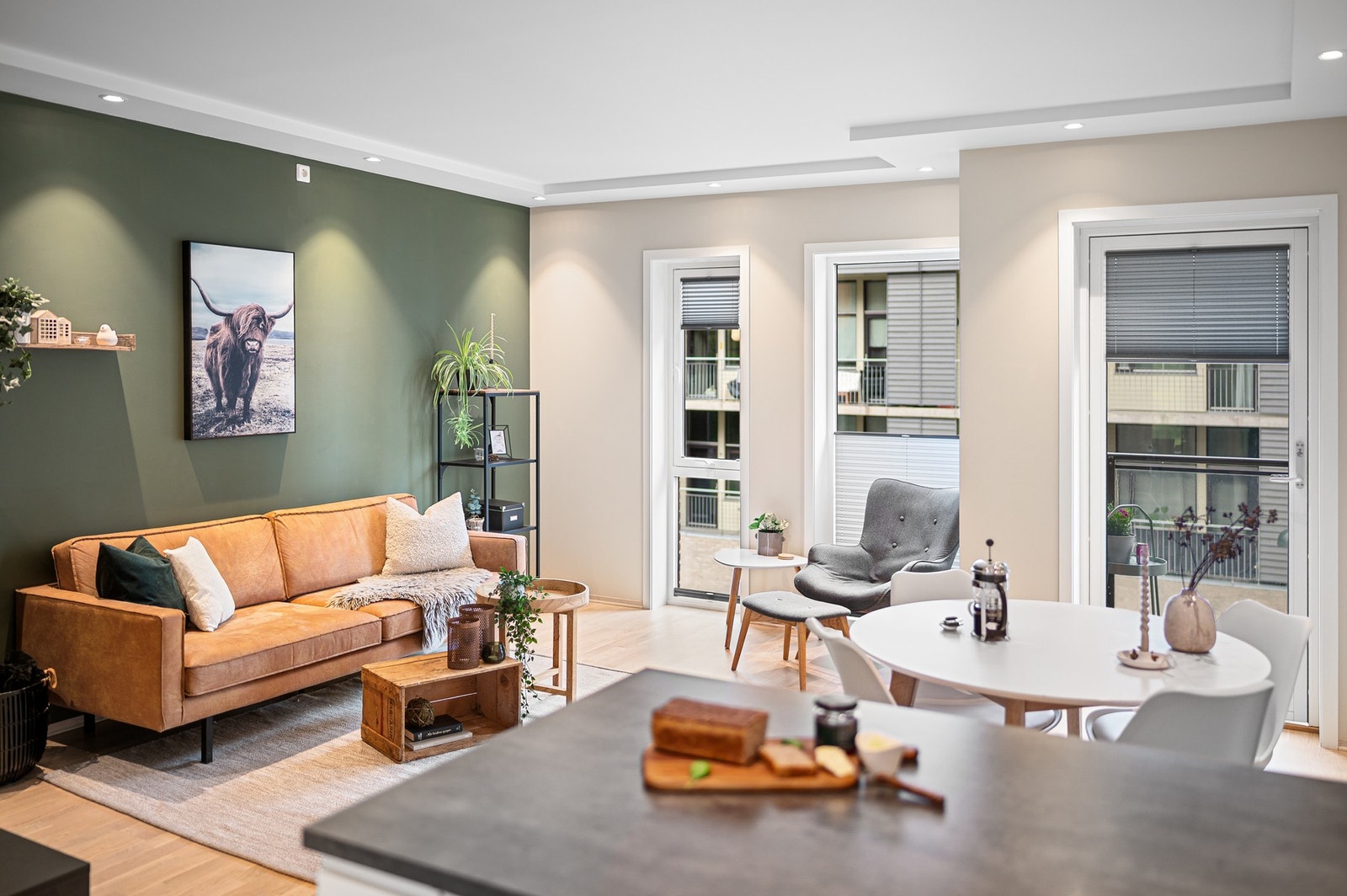 Seksjonen er tilkoblet et felles fjernvarmeanlegg som sørger for oppvarming via radiatorer. Galleribilde