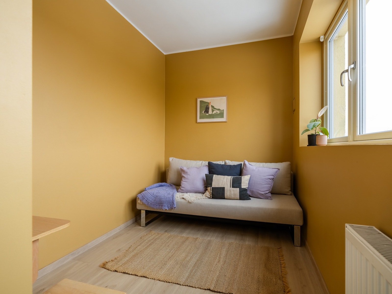 Selv om det er det minste av de to rommene, er det av fin størrelse. Det er målt til ca. 6 kvm. Galleribilde