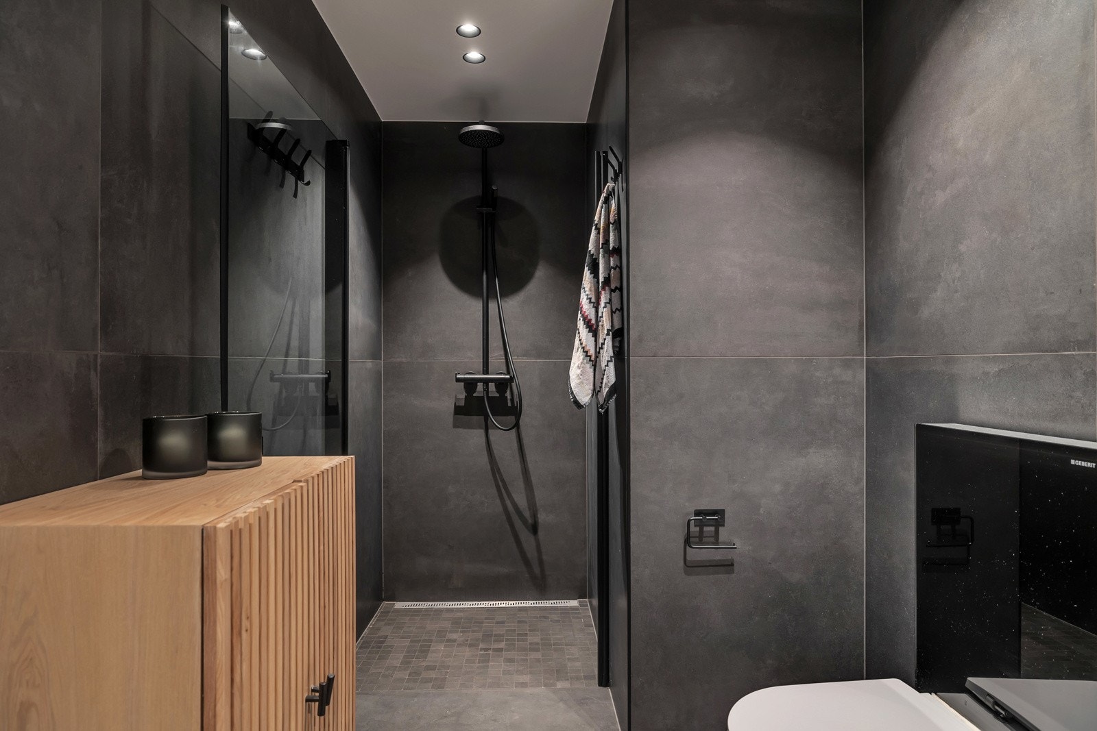 Meget delikat bad med pene detaljer og fargevalg. Galleribilde