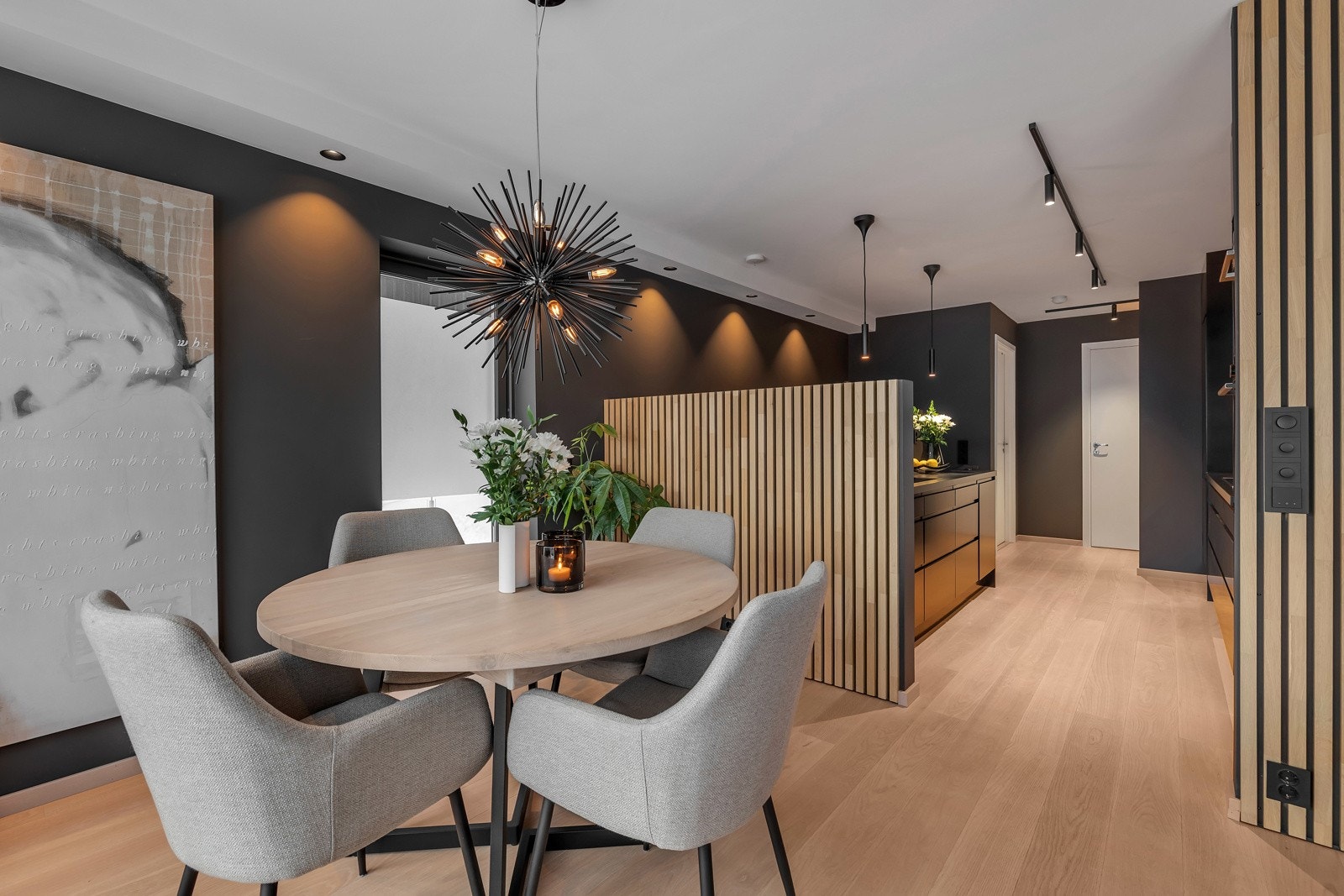 God takhøyde som gir god romfølelse. Galleribilde