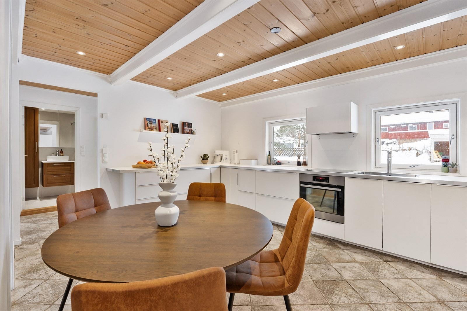 Kjøkkenet har en lun og god atmosfære. Galleribilde