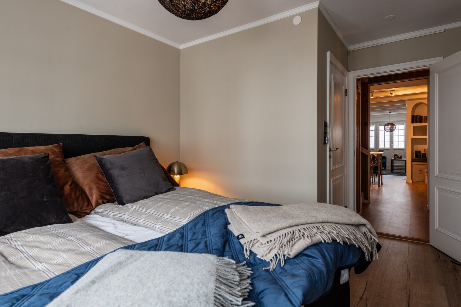 Leiligheten har to fine soverom, ett i hver etasje Galleribilde