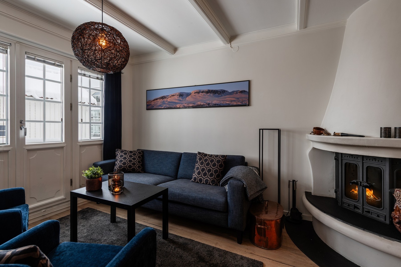 Peisen varmer godt på kalde vinterdager Galleribilde