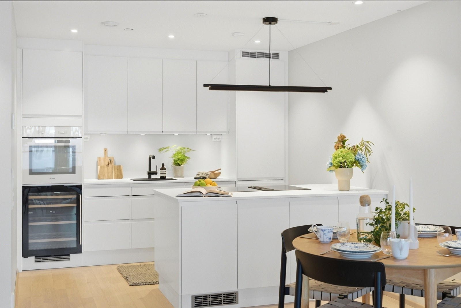 Gjennomførte og moderne løsninger, og en praktisk halvøy. Galleribilde