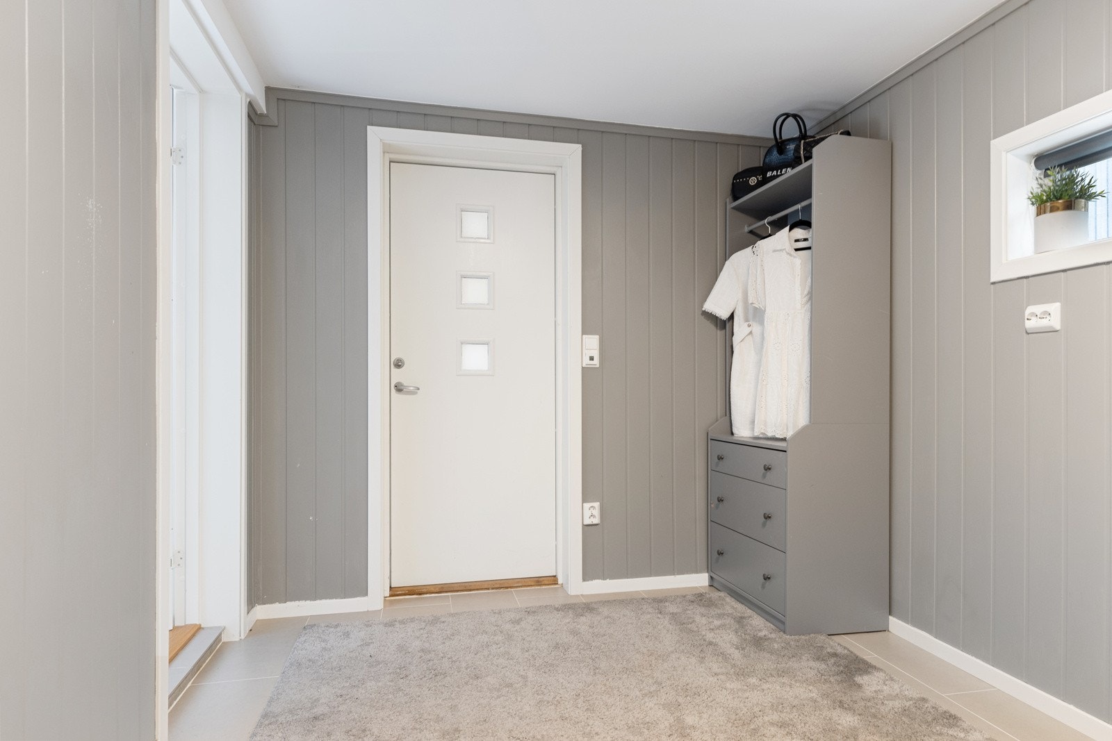 Dette rommet har egen utgang og kan passe like godt som kontor Galleribilde